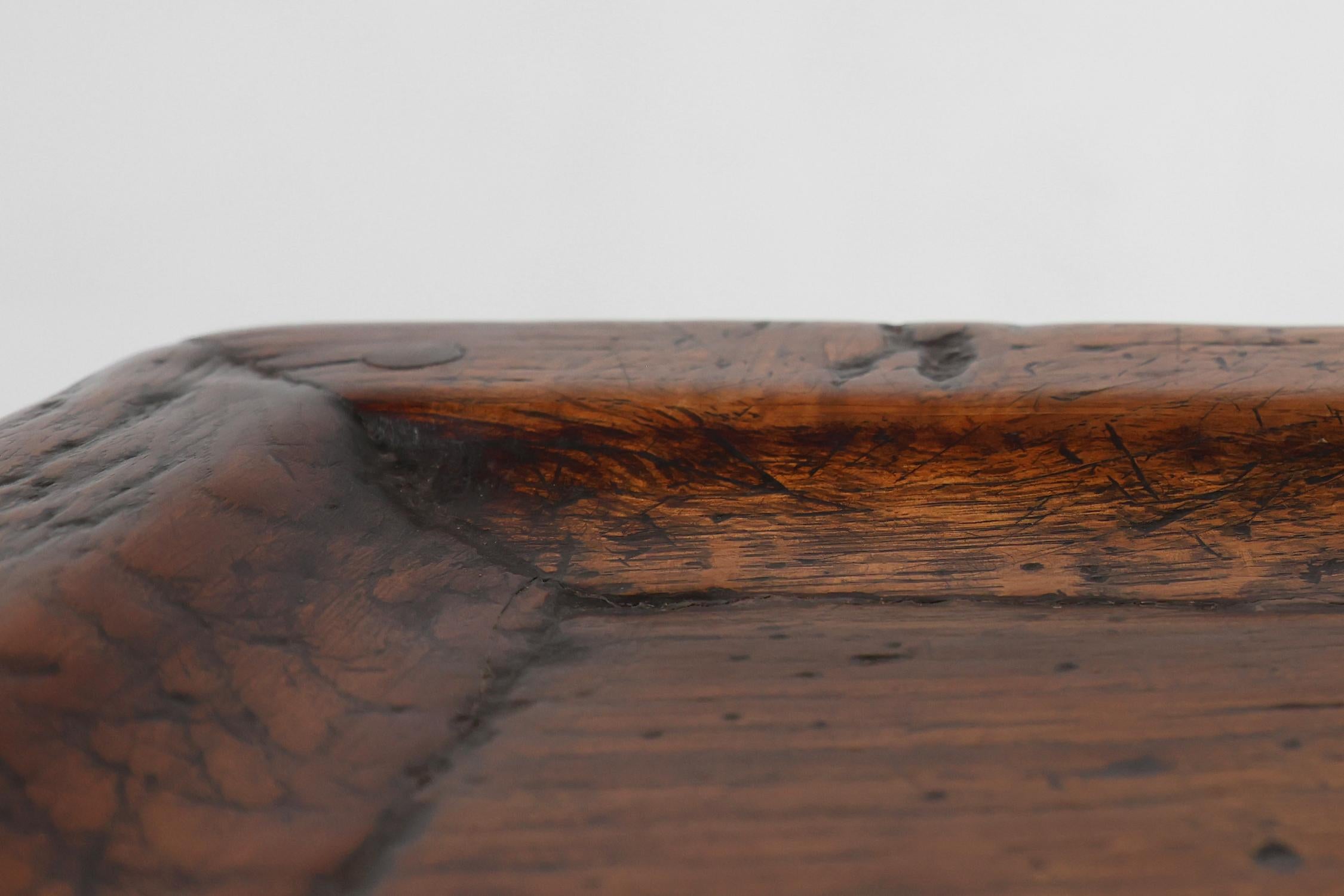 XVIIIe siècle et antérieur Table de bateau espagnole primitive du 16e siècle en chêne massif avec une belle patine d'usage en vente