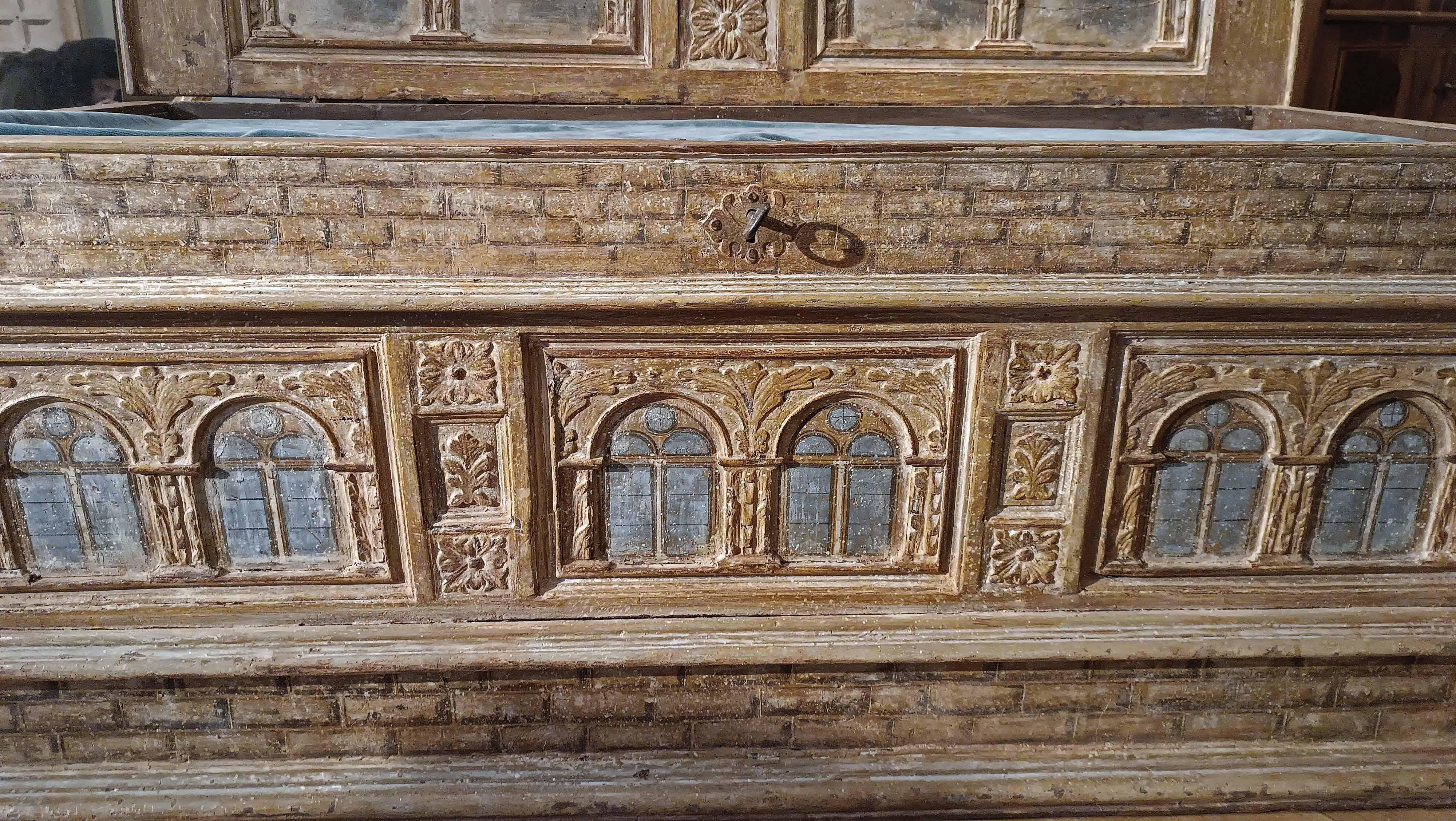 Italian 16th CENTURY RENAISSANCE CHEST IN CARVED AND PAINTED WALNUT