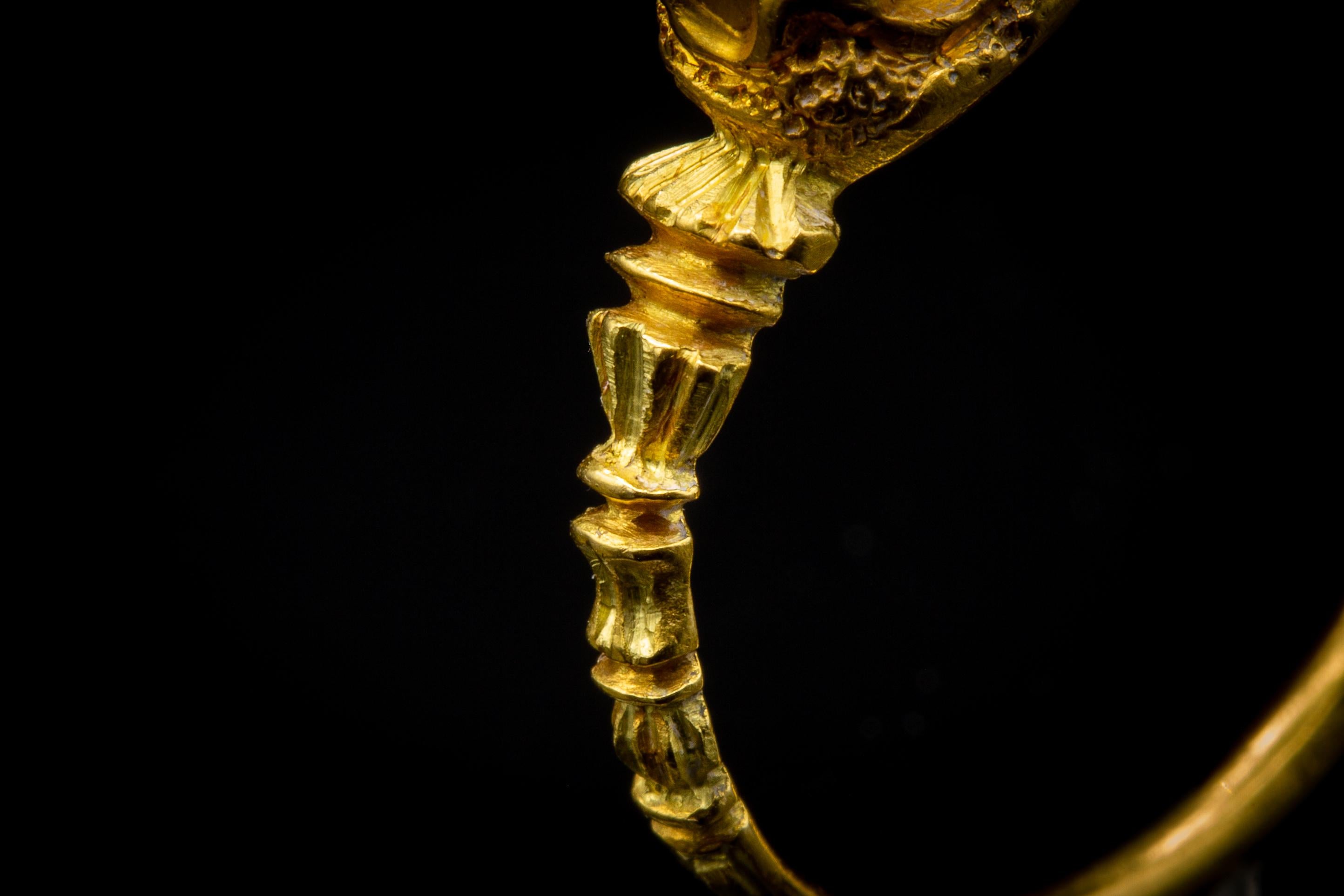 Renaissance-Goldring aus dem 16. Jahrhundert mit Bergkristall im Tischschliff 22K Gold  im Angebot 8