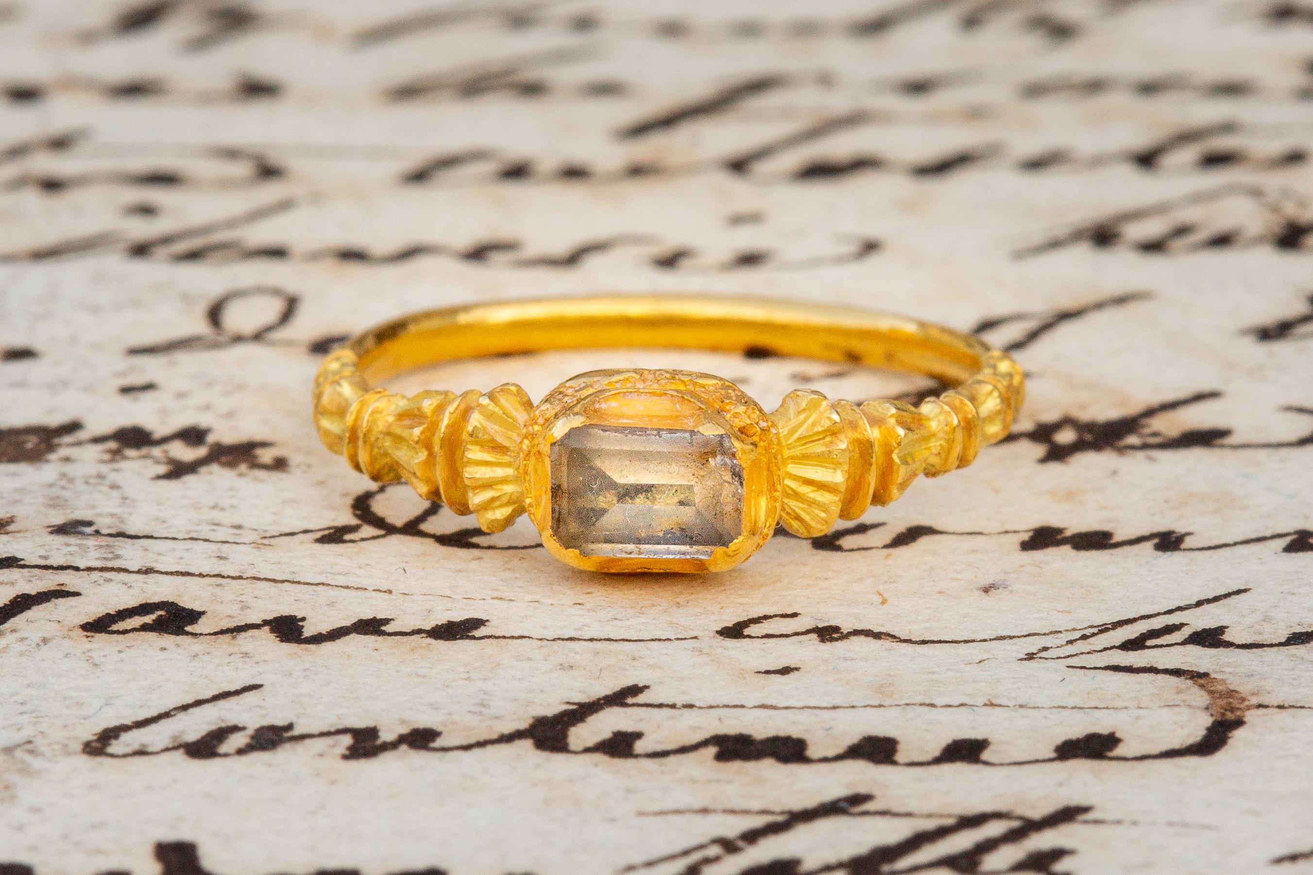 16th Century Renaissance Gold Ring with Table Cut Rock Crystal 22K Gold  In Good Condition For Sale In London, GB