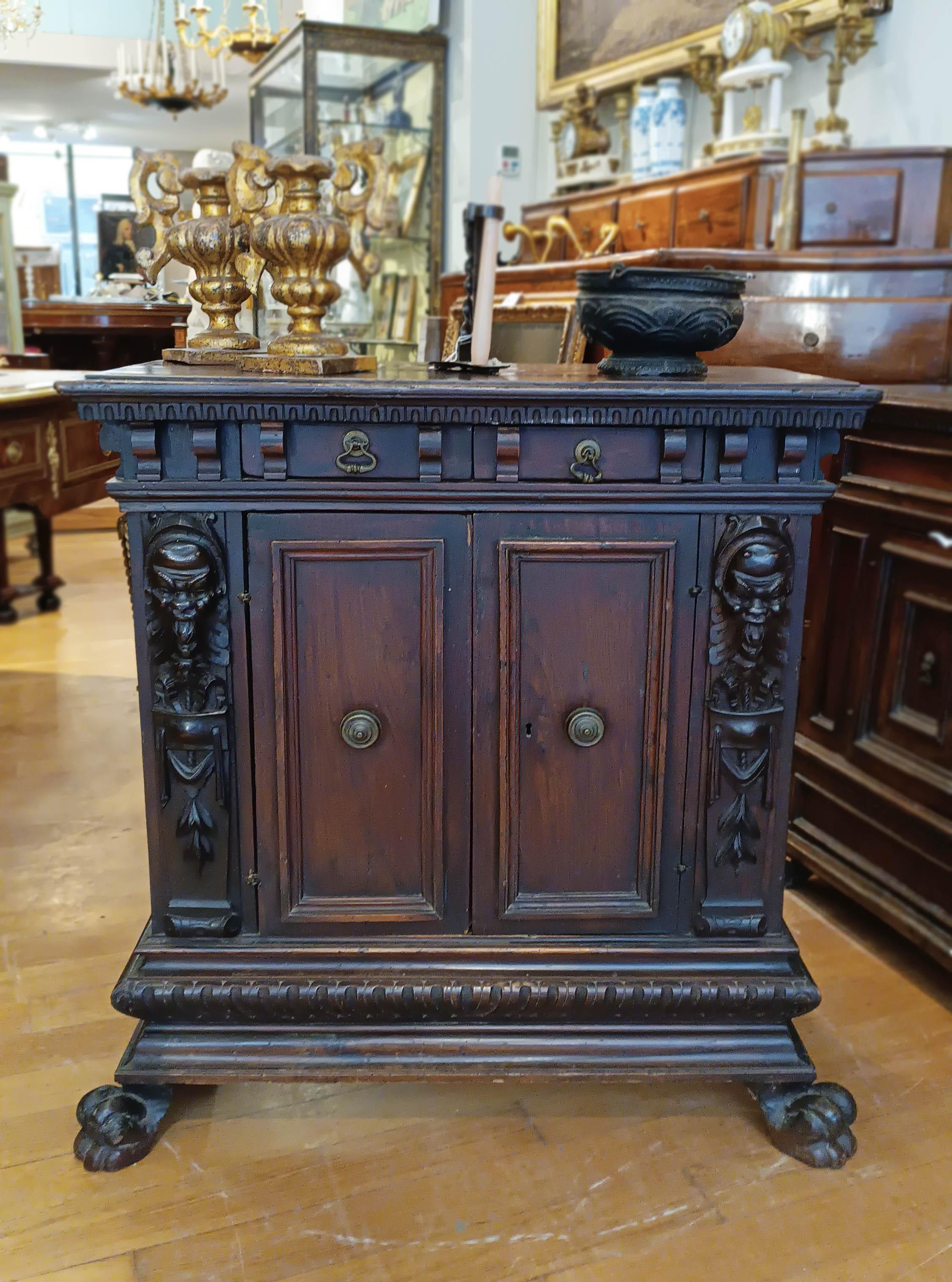 16th CENTURY RENAISSANCE SMALL SIDEBOARD IN SOLID WALNUT For Sale 2