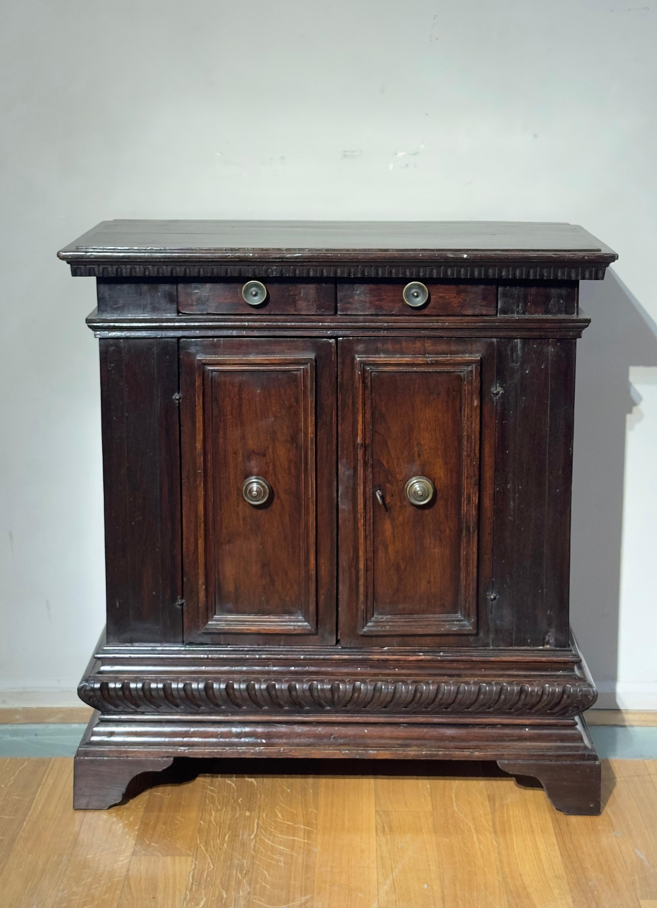 Hand-Carved 16th CENTURY RENAISSANCE SMALL SIDEBOARD IN SOLID WALNUT For Sale