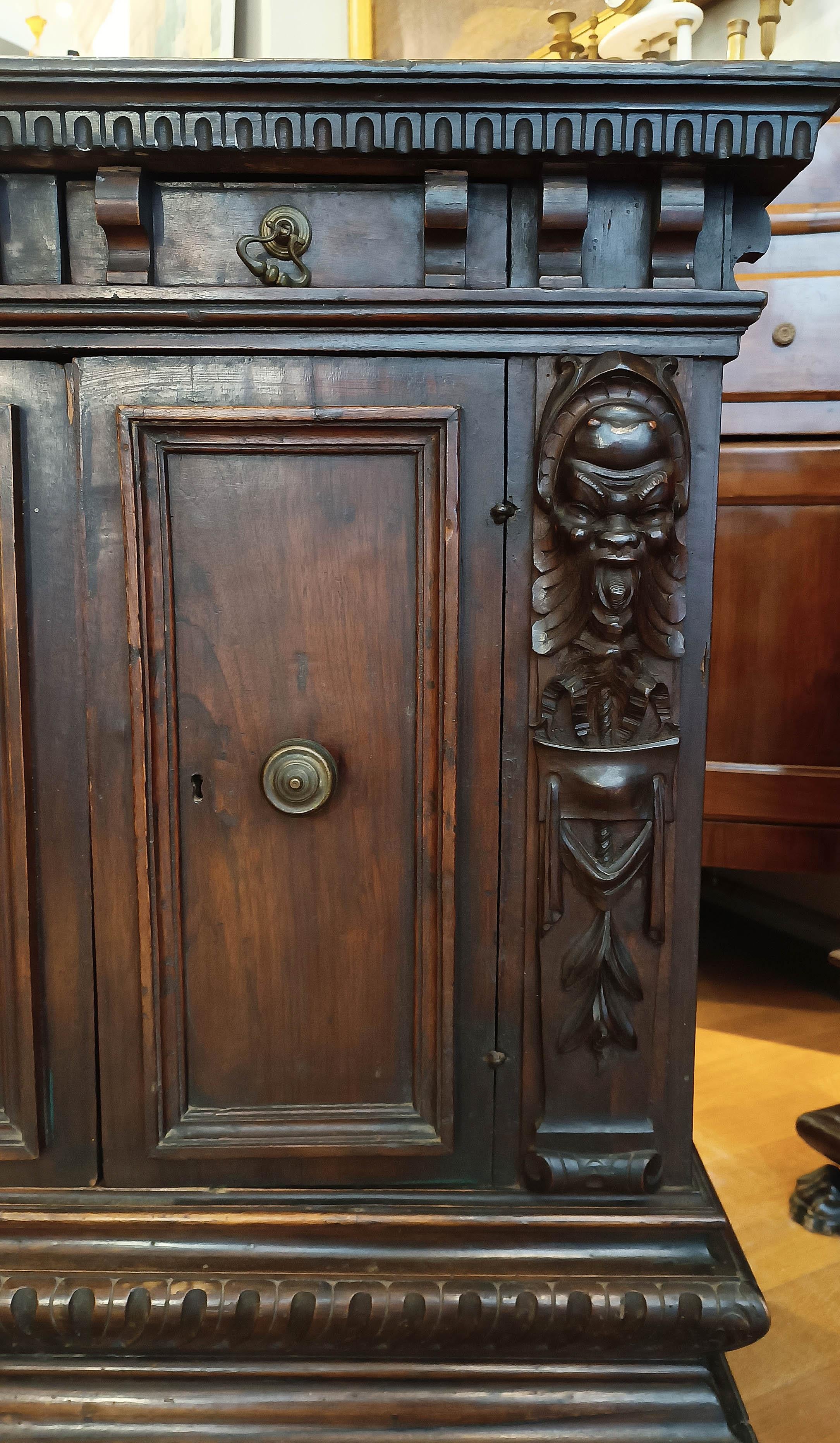 Wood 16th CENTURY RENAISSANCE SMALL SIDEBOARD IN SOLID WALNUT For Sale