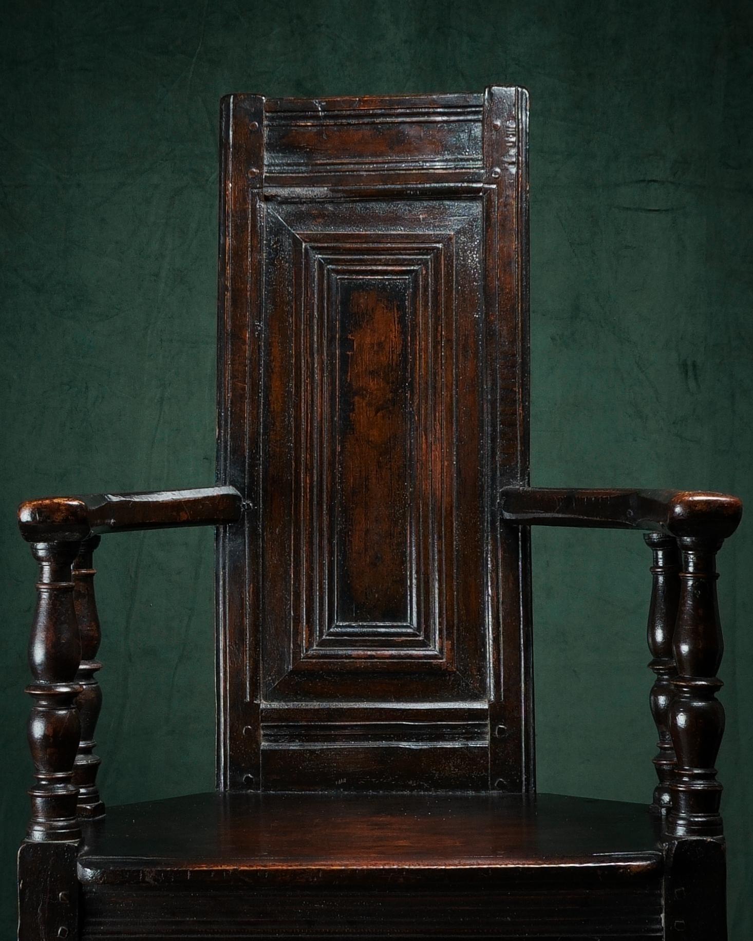 French 16th Century, Renaissance Walnut Caquetoire Chair, Circa 1570 For Sale