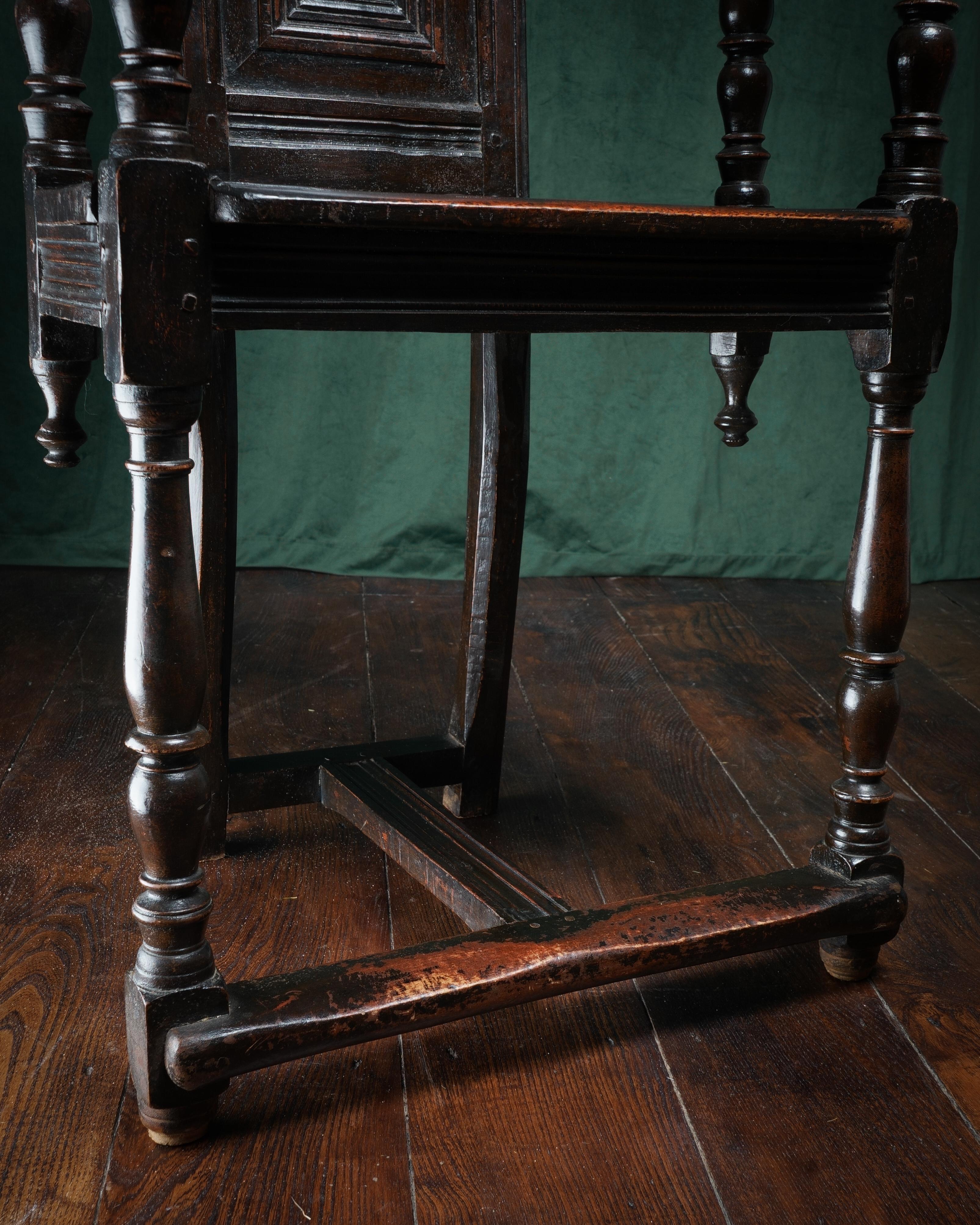 Caquetoire-Stuhl aus Nussbaumholz aus der Renaissance des 16. Jahrhunderts, um 1570 im Zustand „Gut“ im Angebot in Leominster, GB
