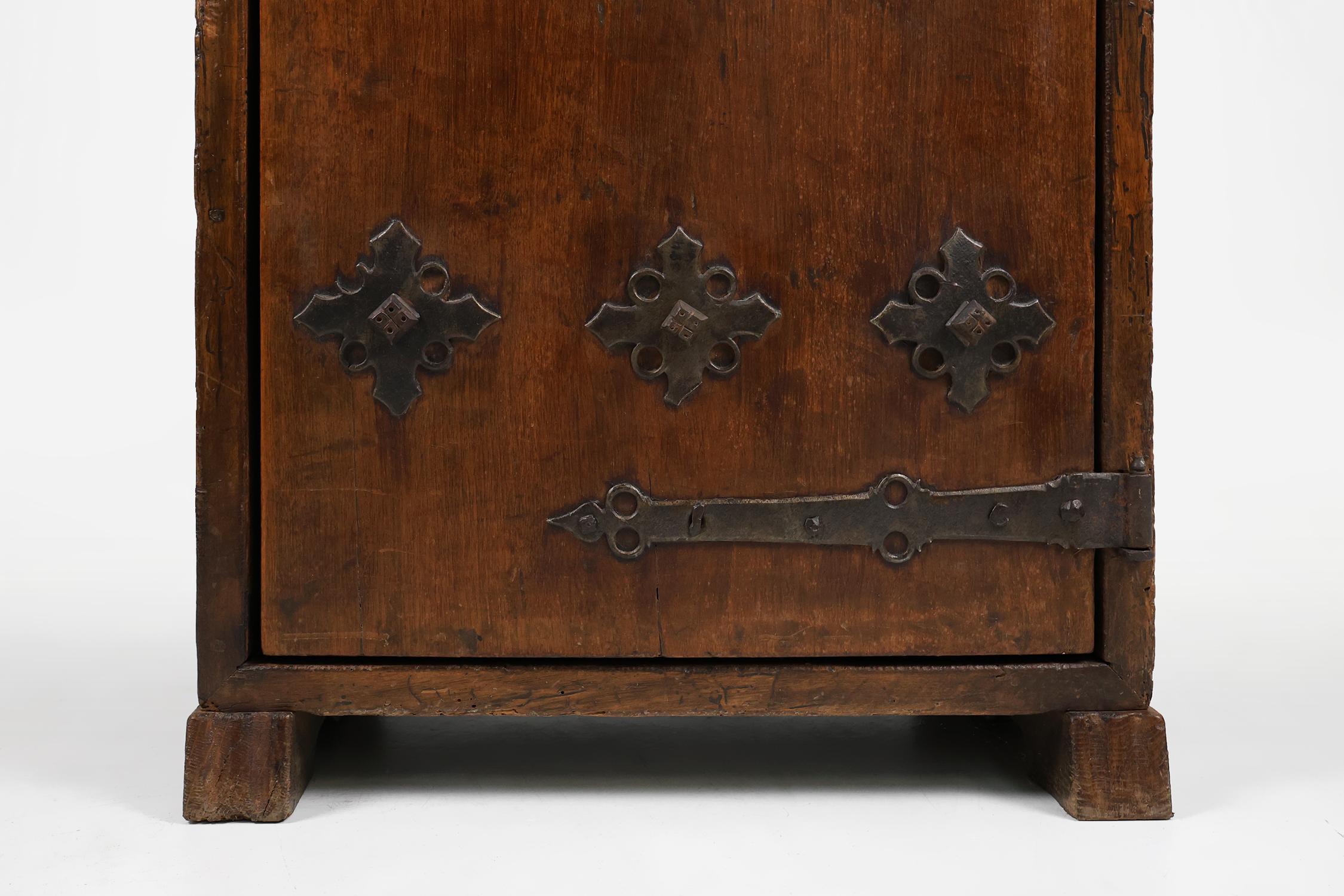 French 16th Century rustic cabinet in oak with ironwork, France