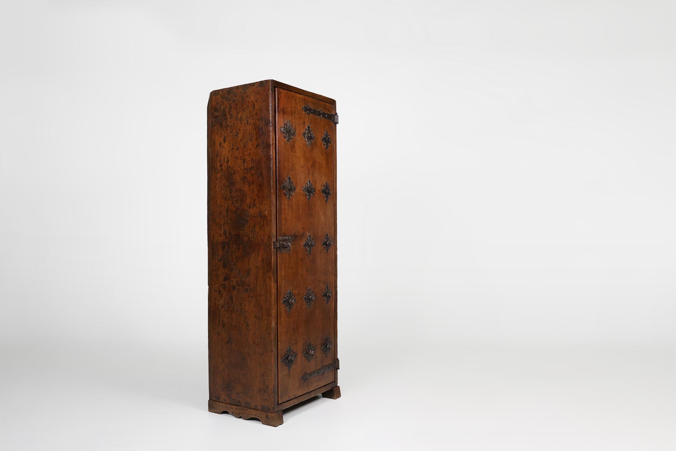 16th Century rustic cabinet in oak with ironwork, France 1