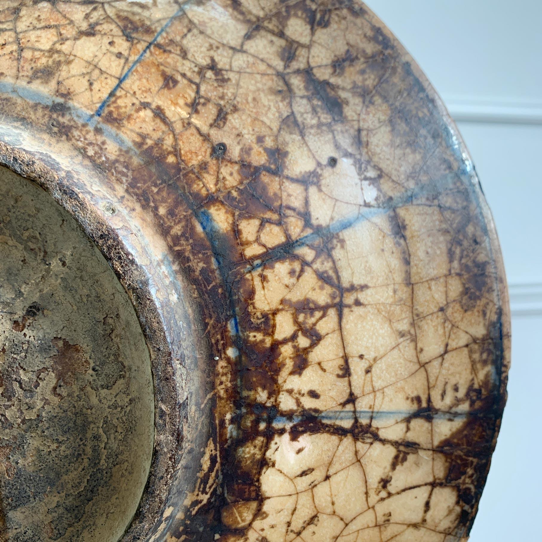 16th Century Safavid Pottery Dish Plate For Sale 3