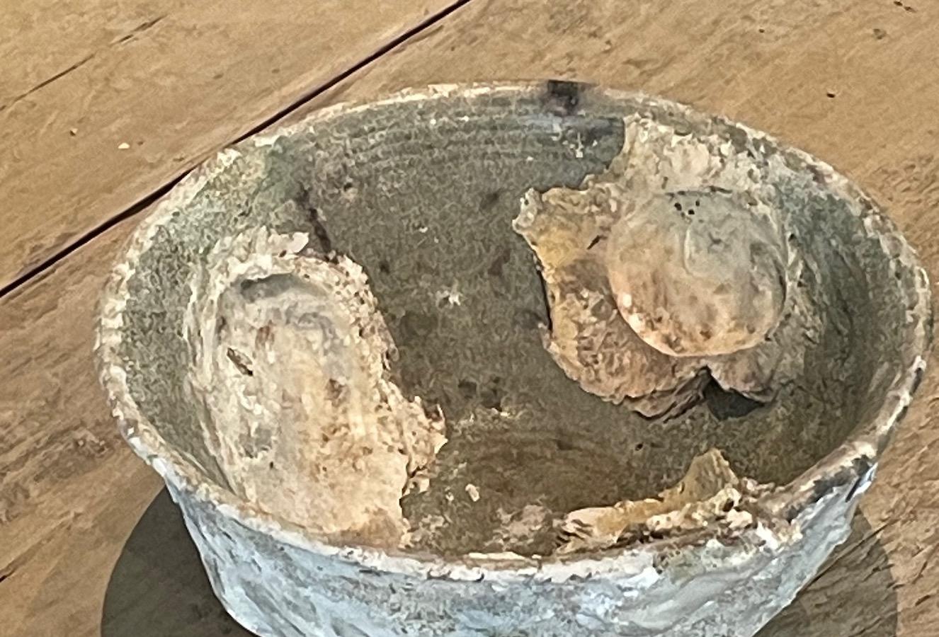 16th Century Sage Green Shipwrecked Bowl, Sawankhalok, Thailand In Good Condition For Sale In New York, NY