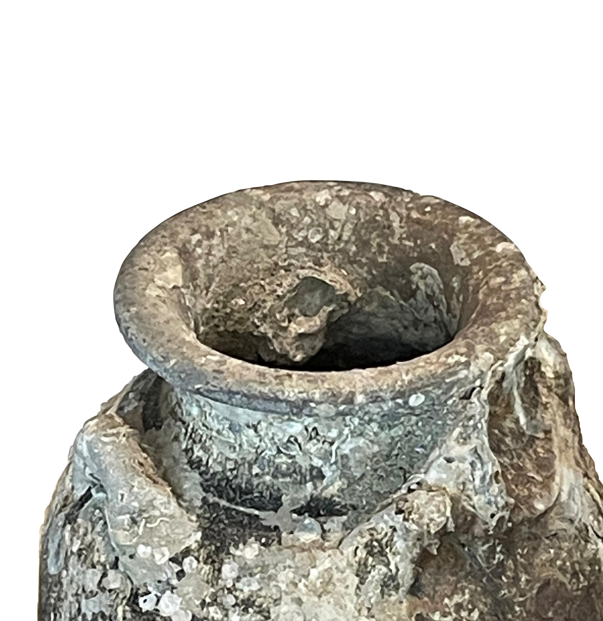 Thaïlandais Vase sauwankhalok du 16ème siècle, Thaïlande en vente