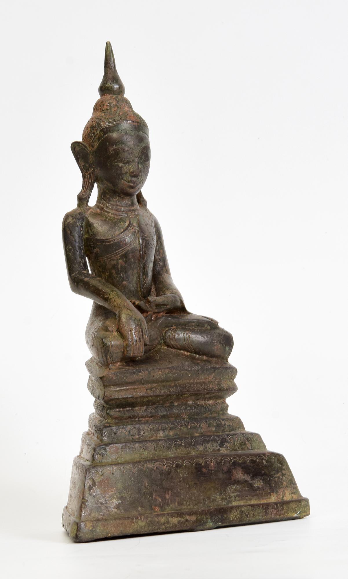 16th Century, Shan, Antique Burmese Bronze Seated Buddha For Sale 6