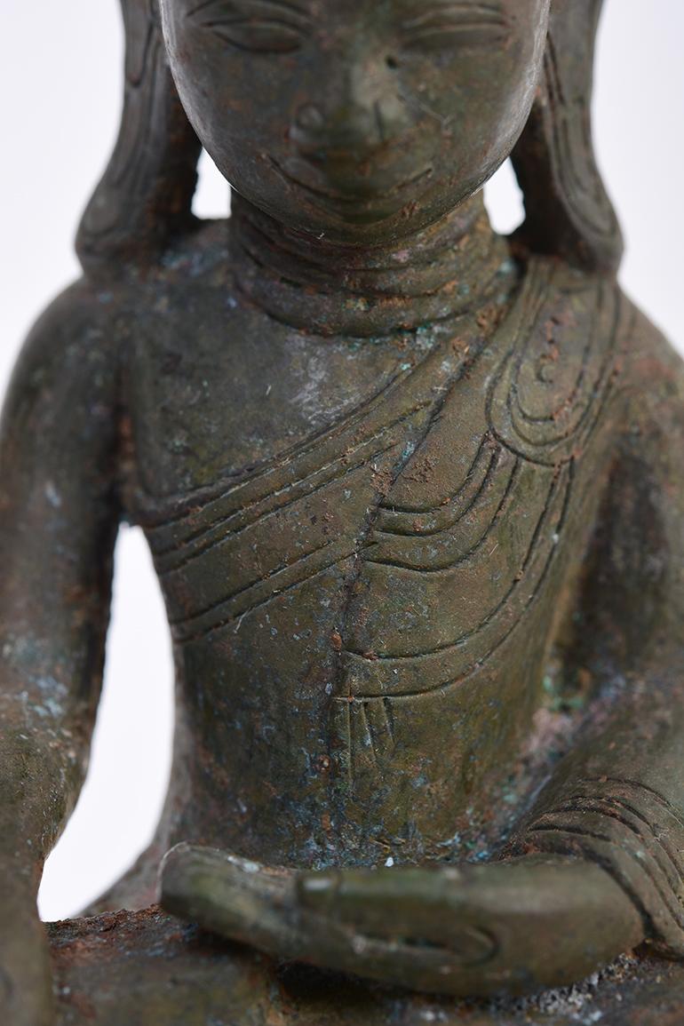 Hand-Carved 16th Century, Shan, Antique Burmese Bronze Seated Buddha For Sale