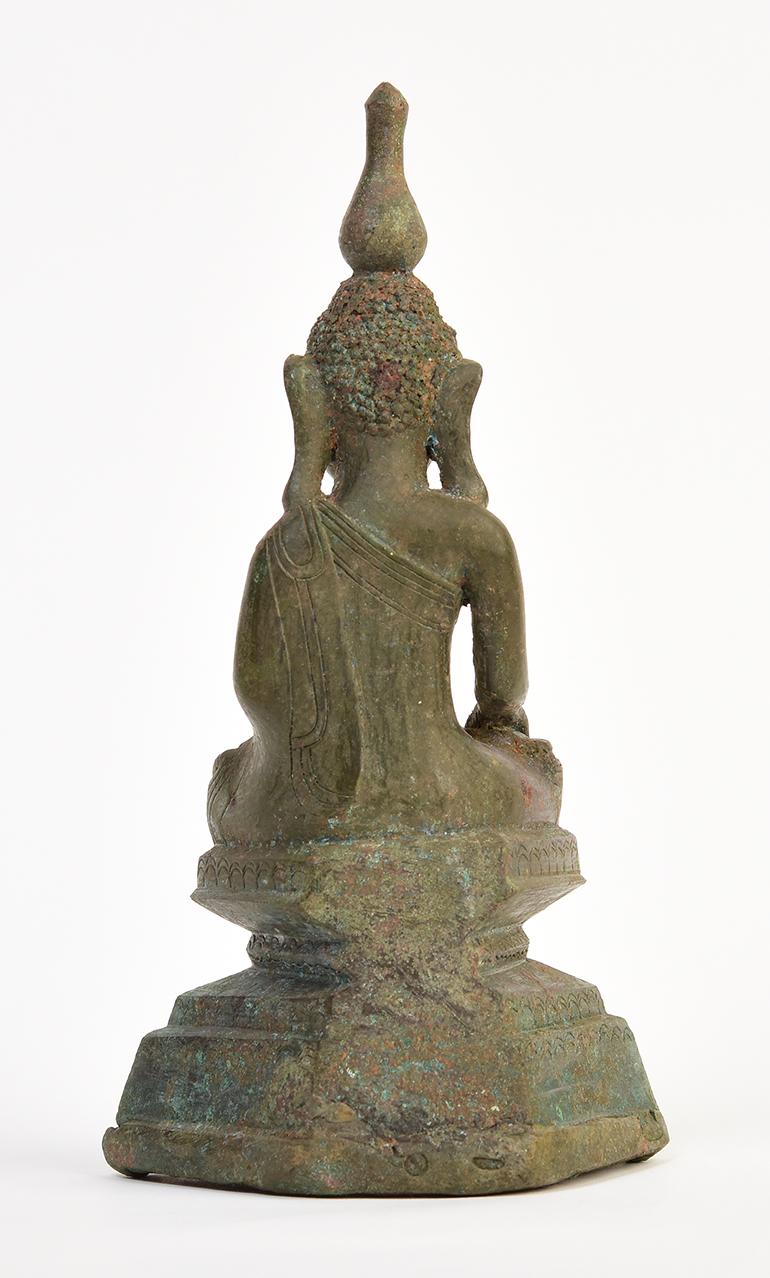 16th Century, Shan, Antique Burmese Bronze Seated Buddha For Sale 3