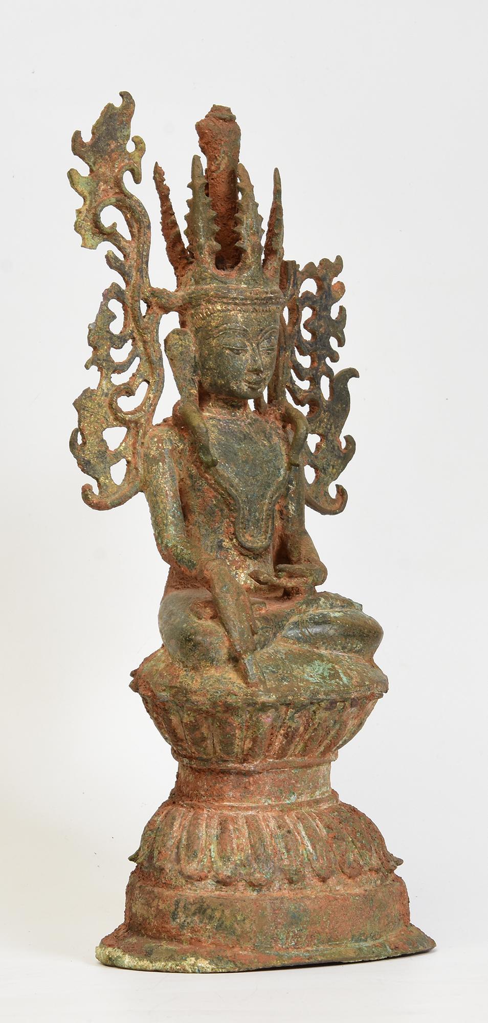16th Century, Shan, Antique Burmese Bronze Seated King Crowned Buddha Statue For Sale 6