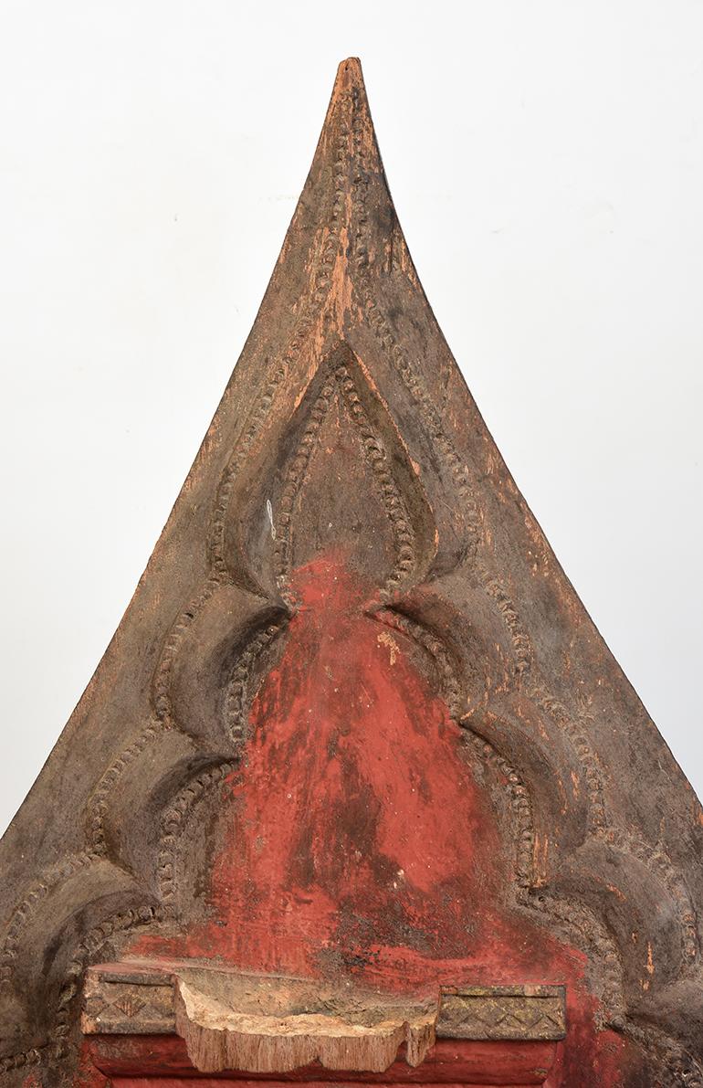 16th Century, Shan, Antique Burmese Wood Carving Panel with A Set of Buddhas For Sale 10