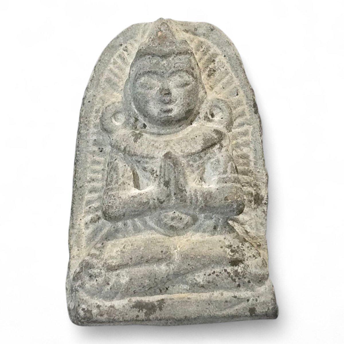 Autre Plaque d'amulette de bouddha en pierre du XVIe siècle d'Asie du Sud-Est en vente