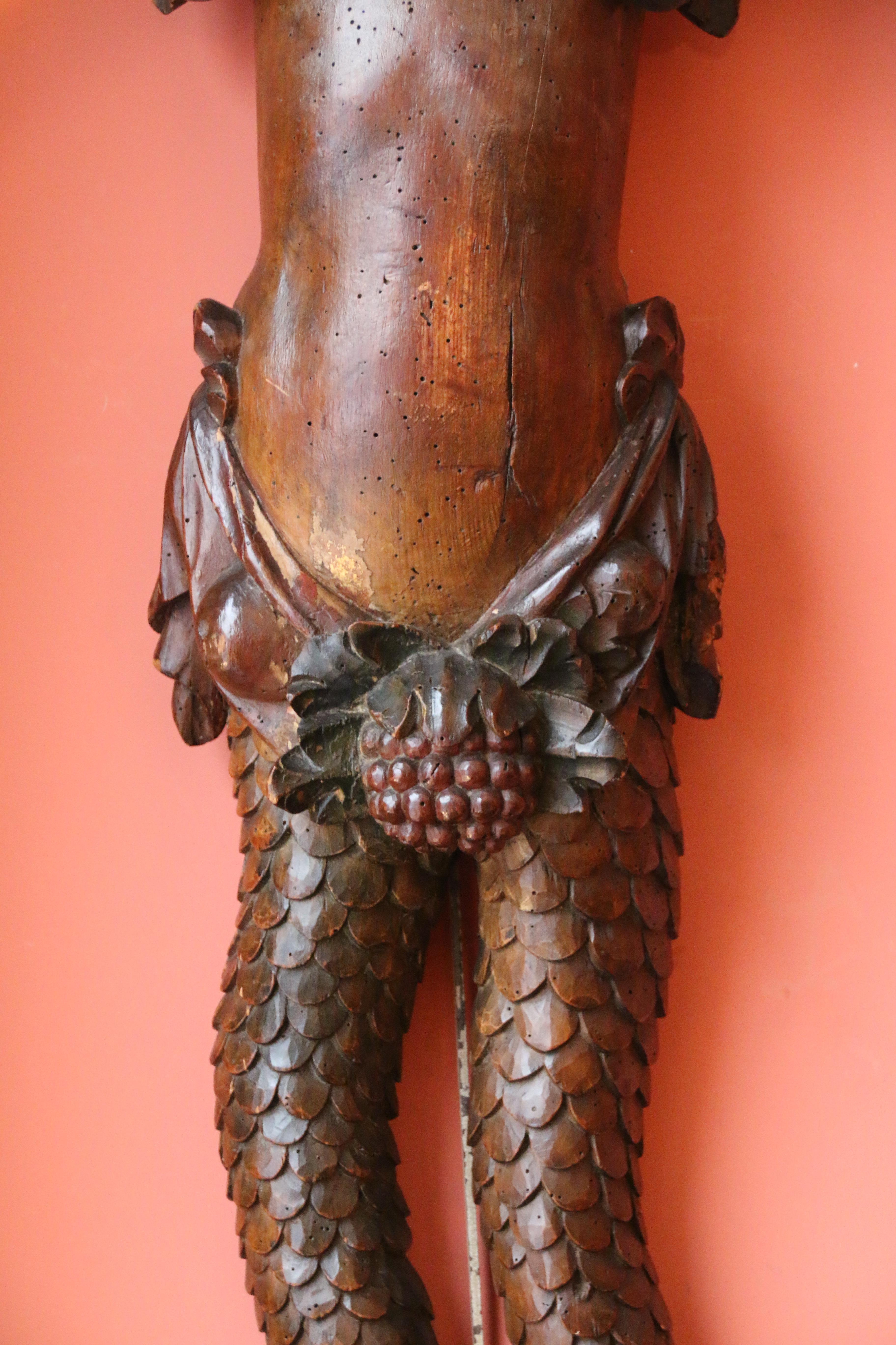 16th Century Southern Germany Carved Wood Bracket Depicting a Mermaid In Good Condition For Sale In Saint-Ouen, FR
