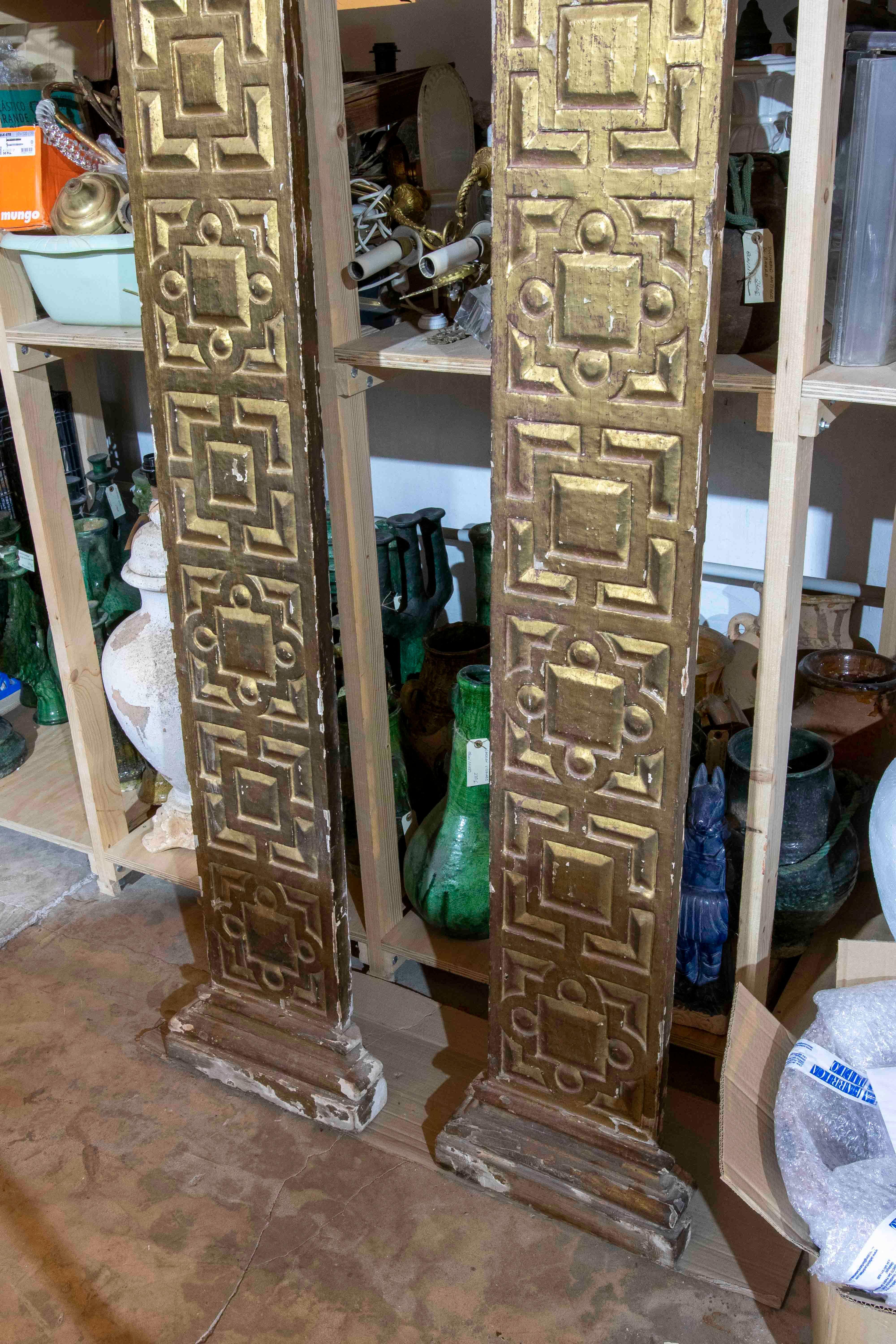 16th Century Spanish Corinthian Pair of Pilasters Polychromed and Gilded w/ Gold For Sale 3