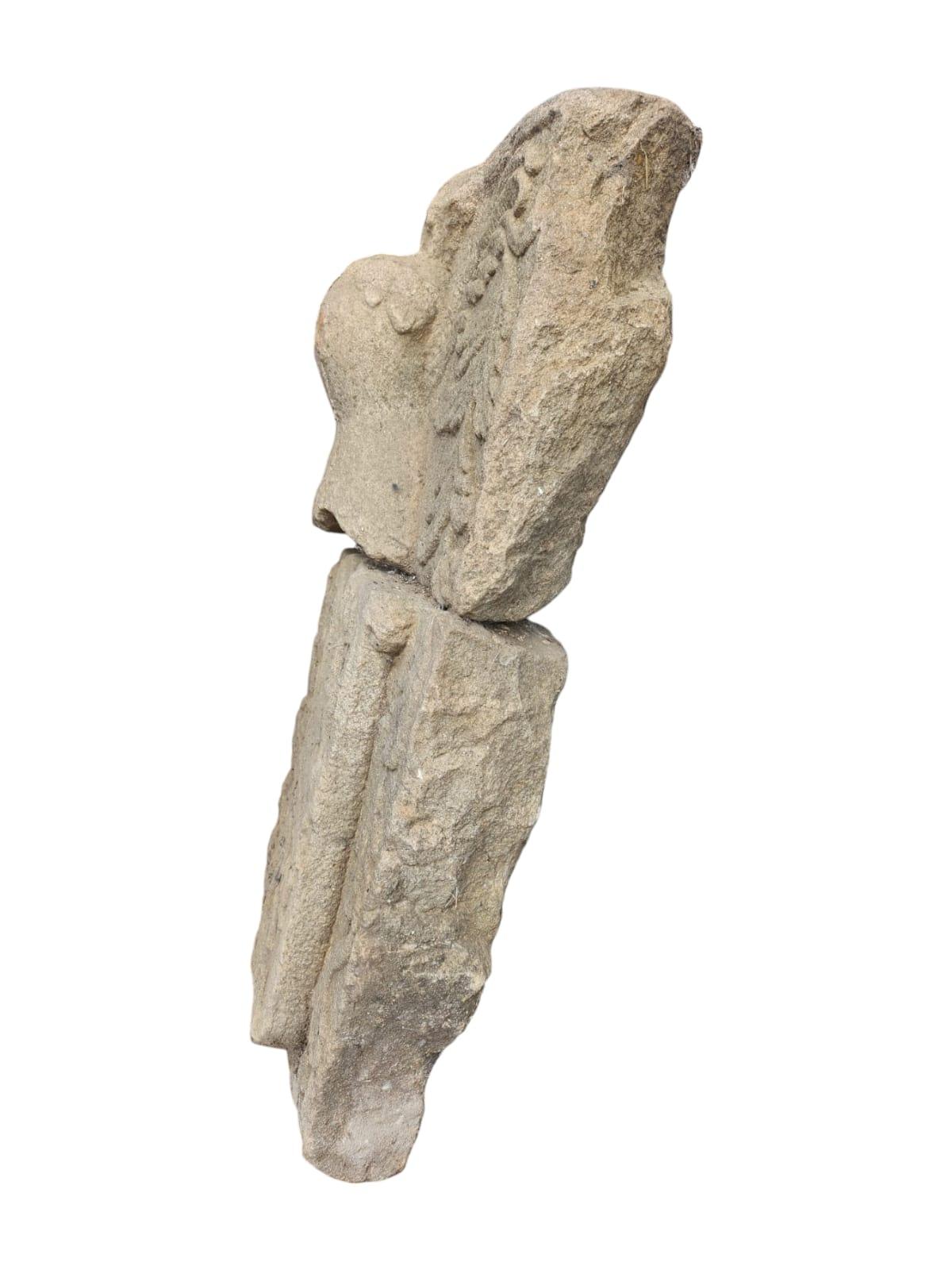 Calcaire Armoiries d'une famille espagnole du XVIe siècle - Sculpture en grès en vente