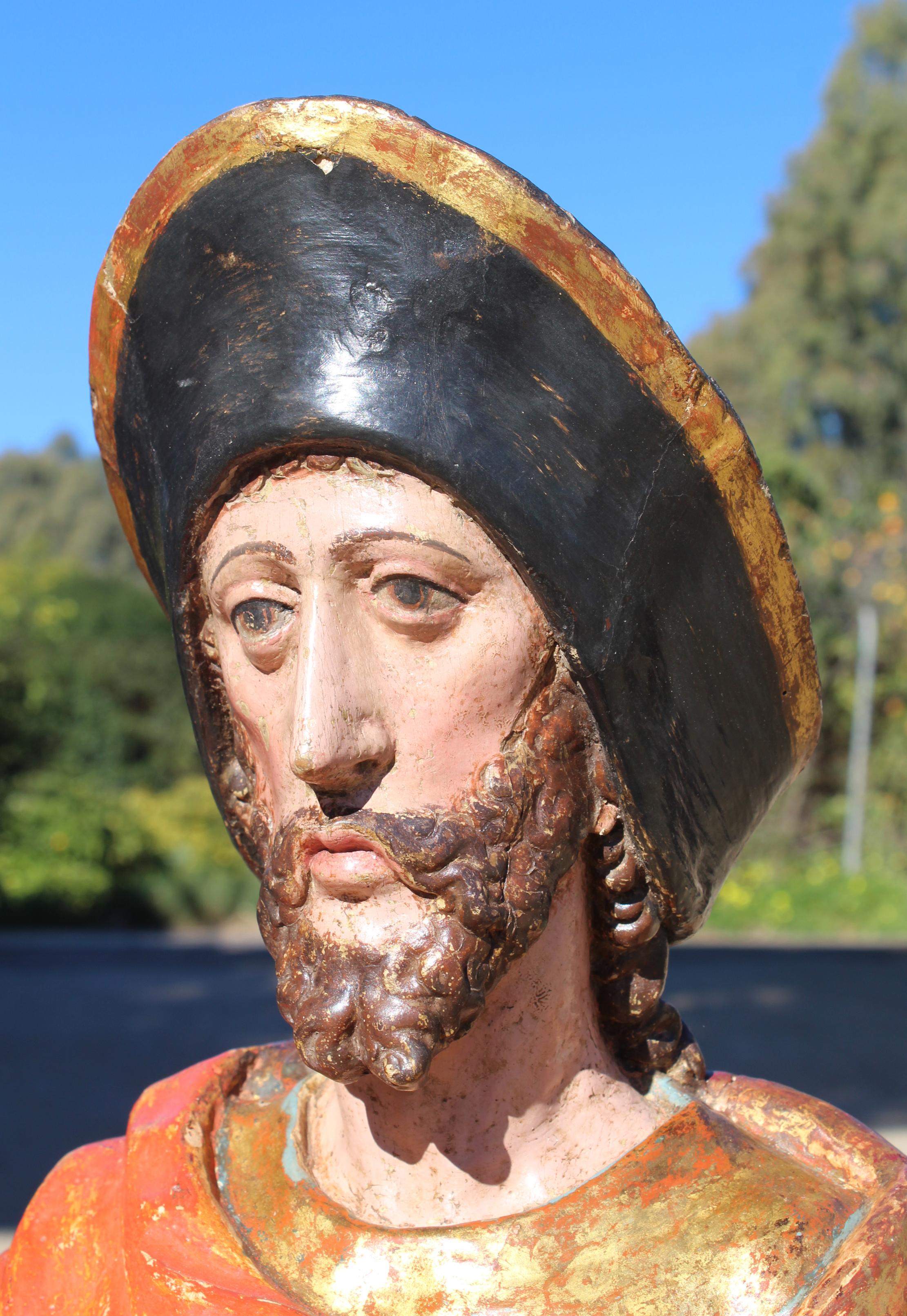 Spanische vergoldete, bemalte Holzskulptur des Heiligen Roch aus dem 16. Jahrhundert im Angebot 5