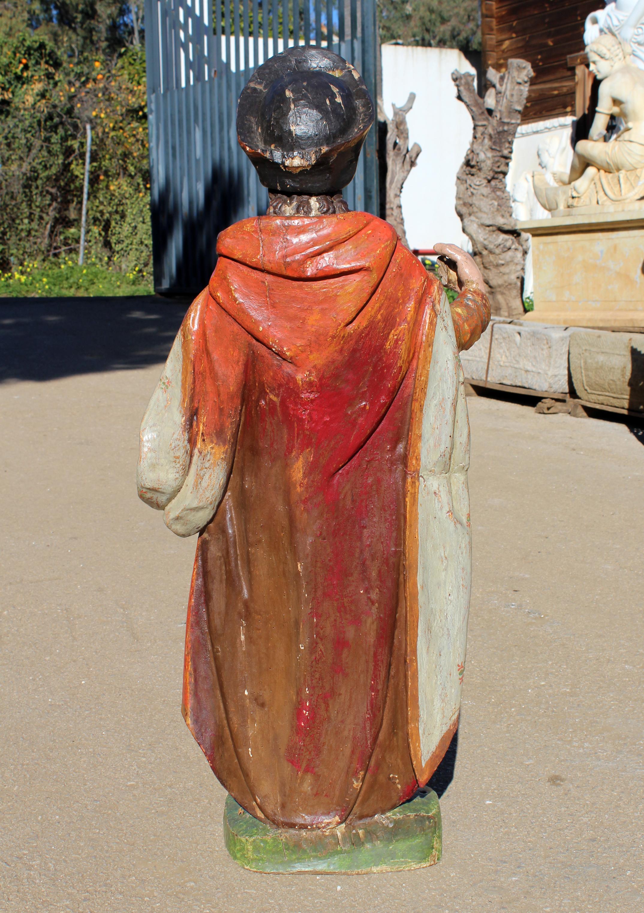 16th Century Spanish Gilded Painted Wood Sculpture of Saint Roch In Good Condition For Sale In Marbella, ES