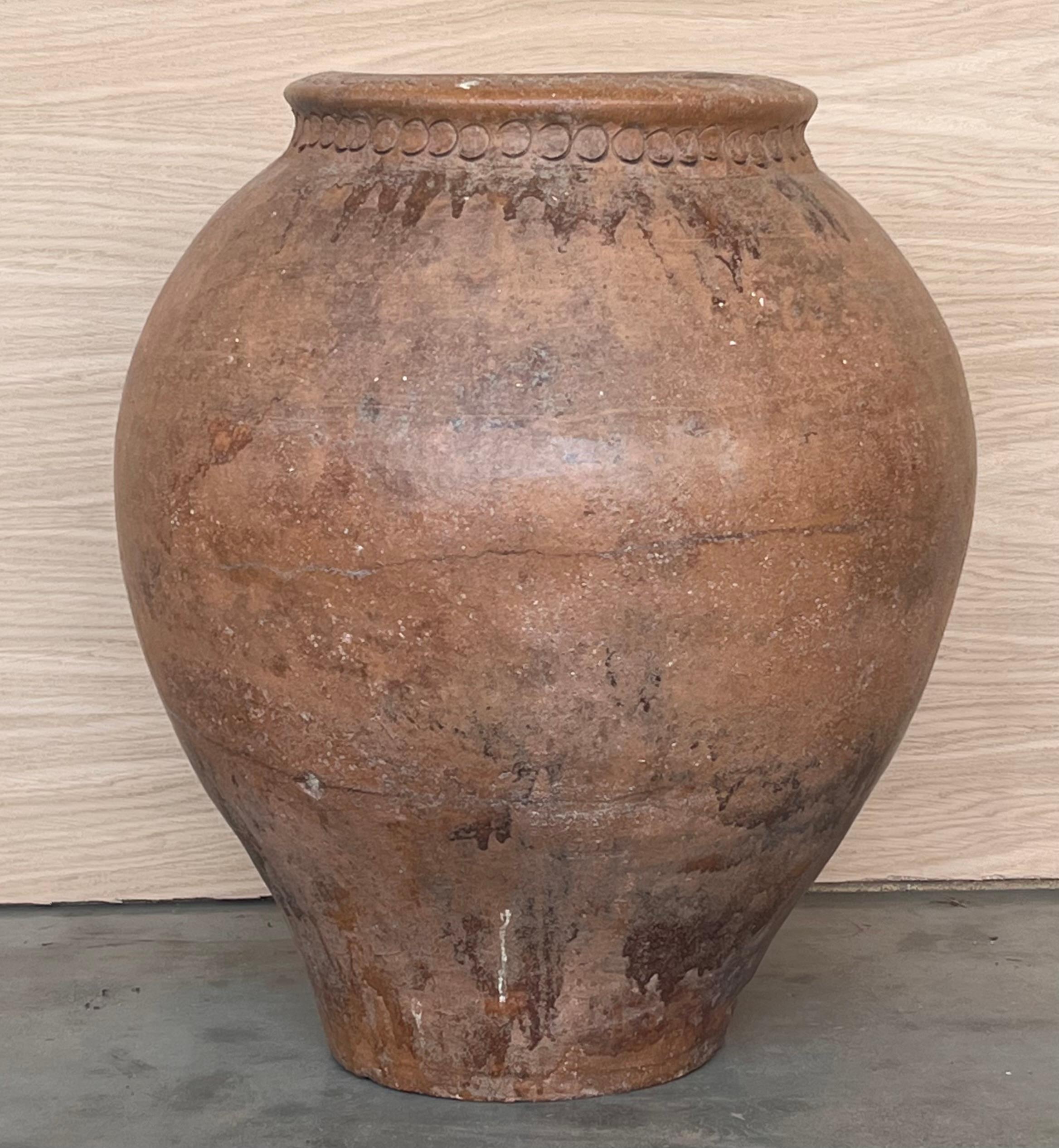16th Century Spanish Terracotta Vase In Good Condition For Sale In Miami, FL