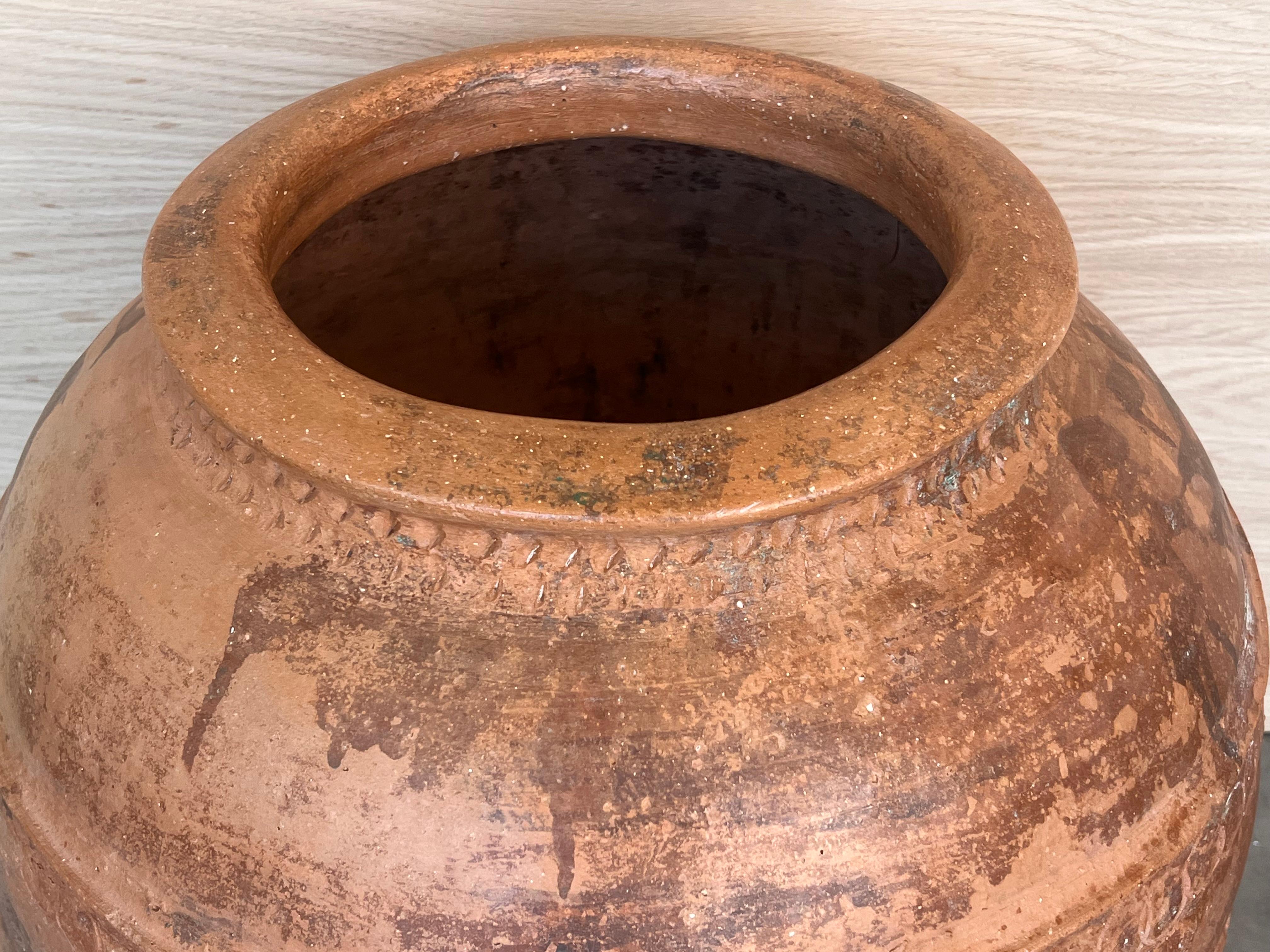 Spanische Terrakotta-Vase aus dem 16. Jahrhundert im Angebot 3
