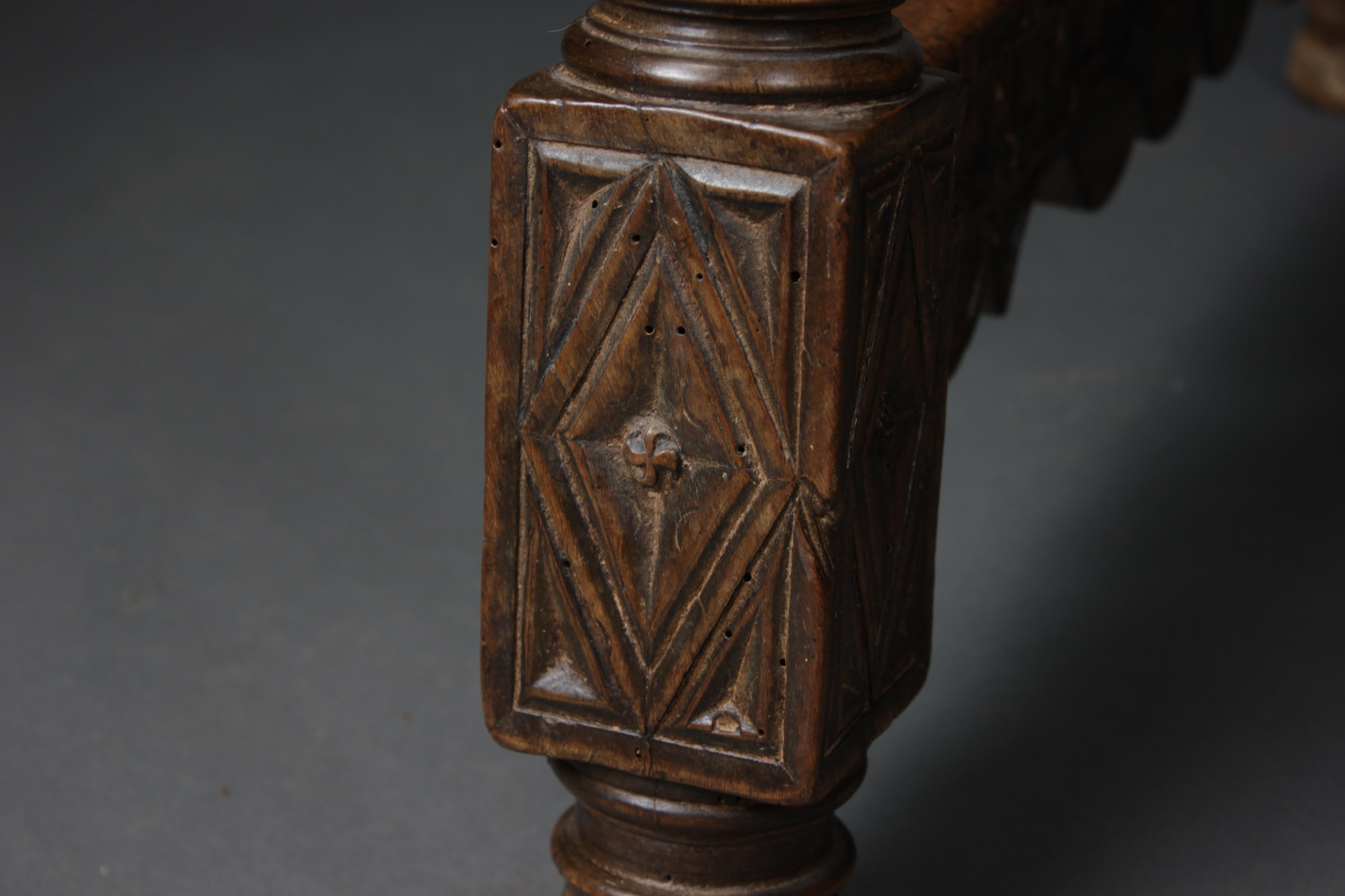 16th Century Spanish Walnut Writing Table, Circa 1580 For Sale 2