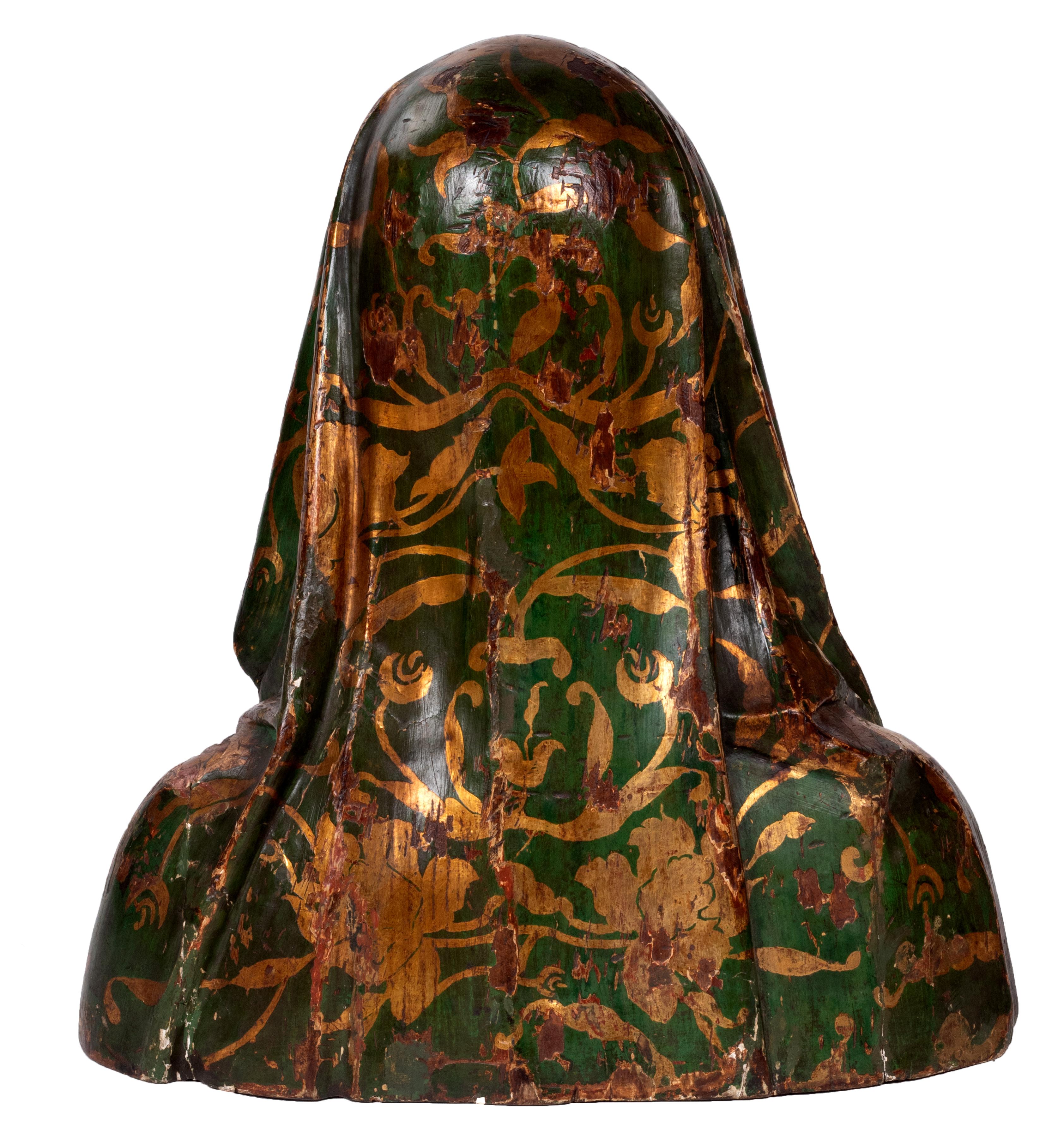 16th Century Spanish Wooden Painted and Gilded Reliquary Bust of a Saint In Good Condition In Marbella, ES