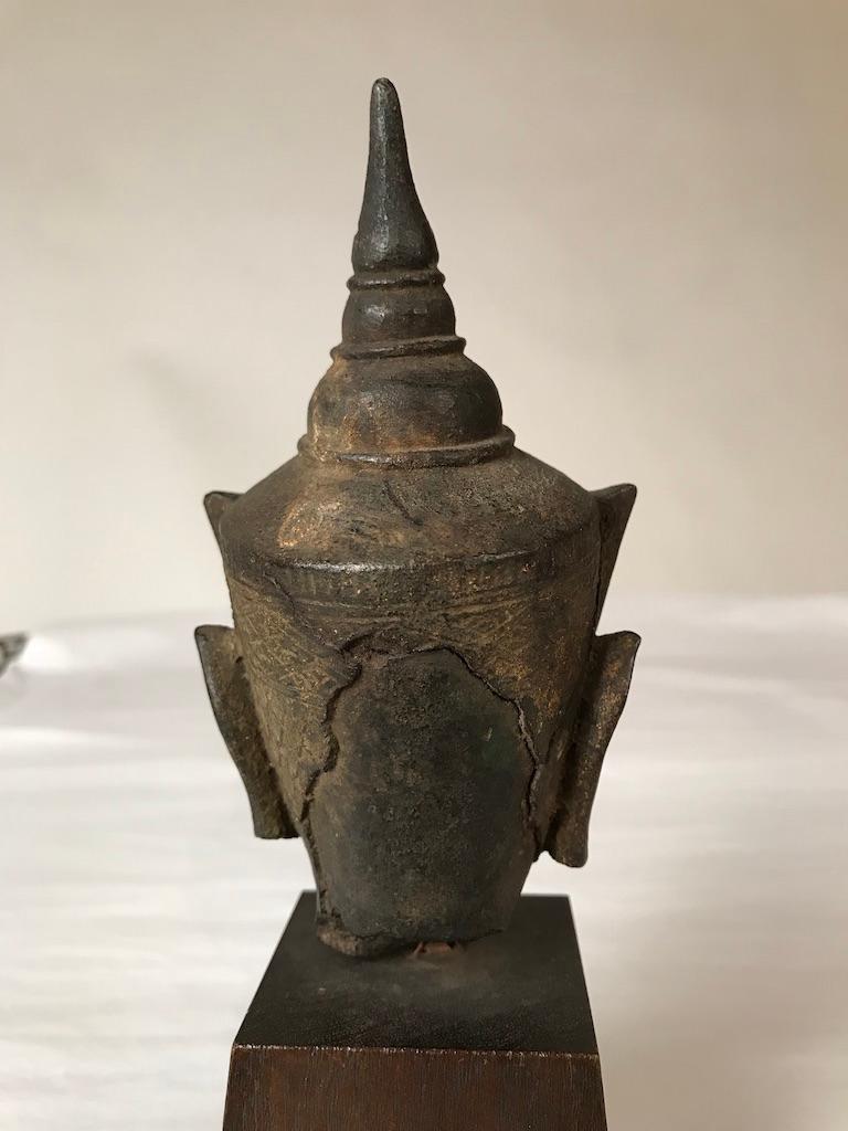 Tête de Bouddha en bronze thaïlandais du 17e siècle en vente 3