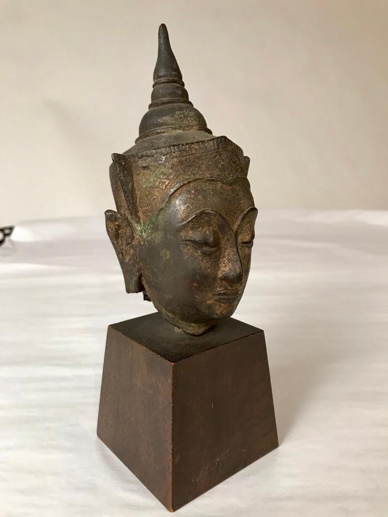 Thailändischer Bronze-Buddha-Kopf aus dem 17. im Angebot 7