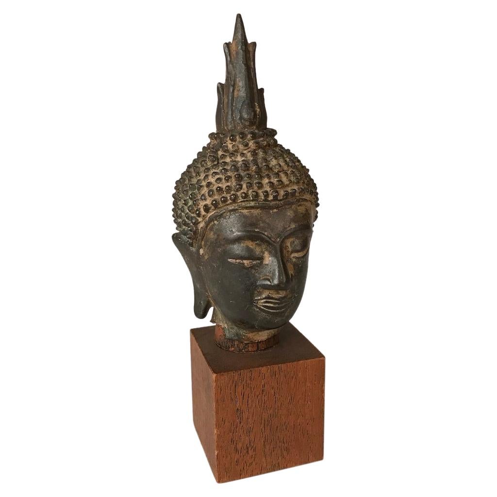 thailändischer Bronzekopf des Buddha aus dem 16
