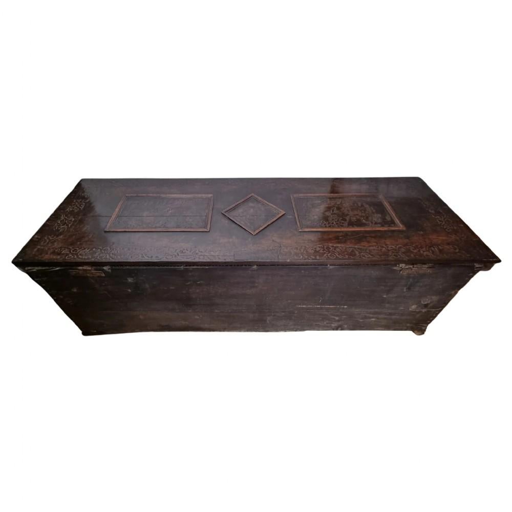 16th Century Venetian Renaissance Cedar Wood Cassone For Sale 3