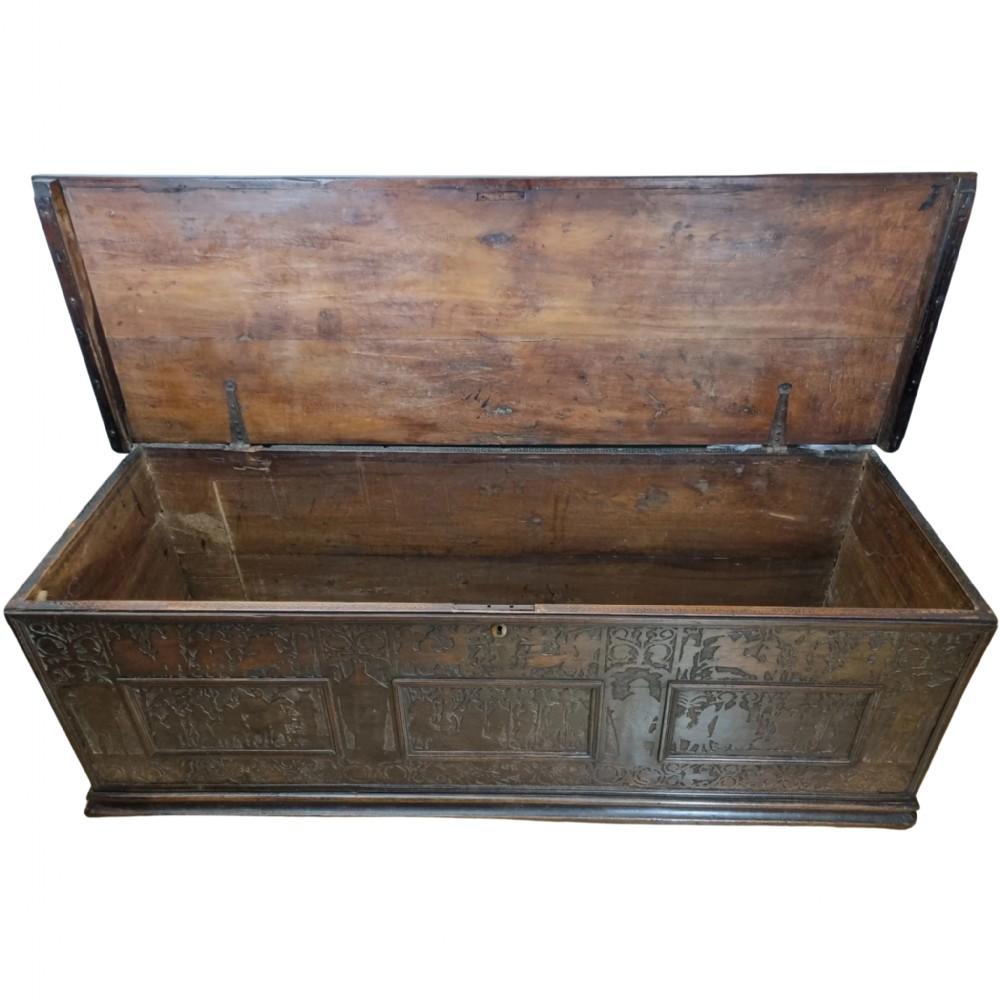 Hand-Carved 16th Century Venetian Renaissance Cedar Wood Cassone For Sale