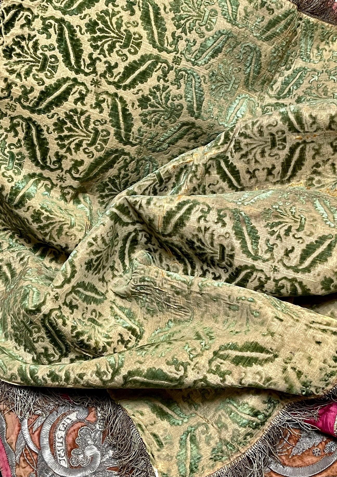 16th Century Venetian Silk Velvet Cover In Good Condition For Sale In Canterbury, GB