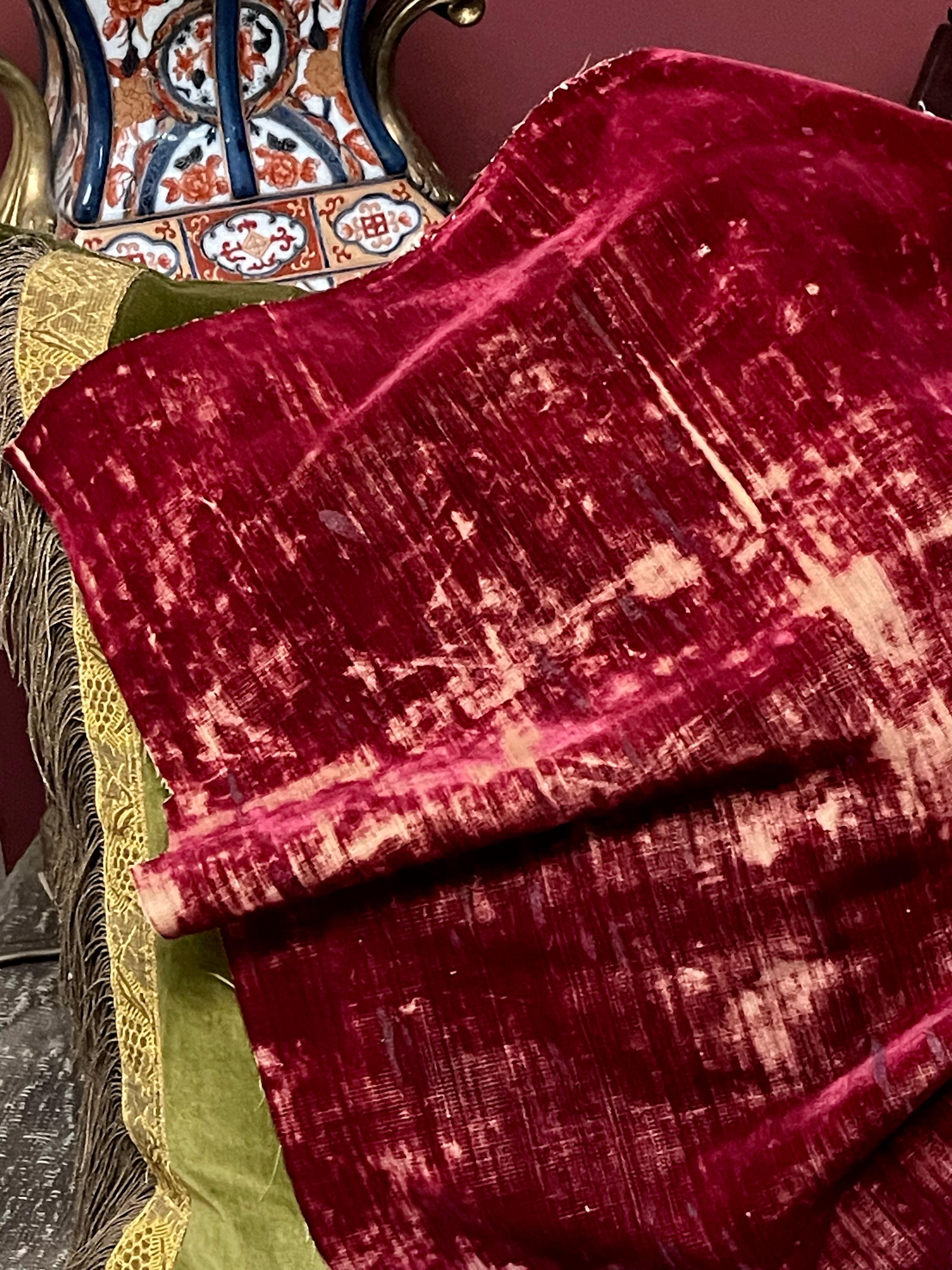 Fait main Fragment de velours de soie vénitien du XVIe siècle en vente