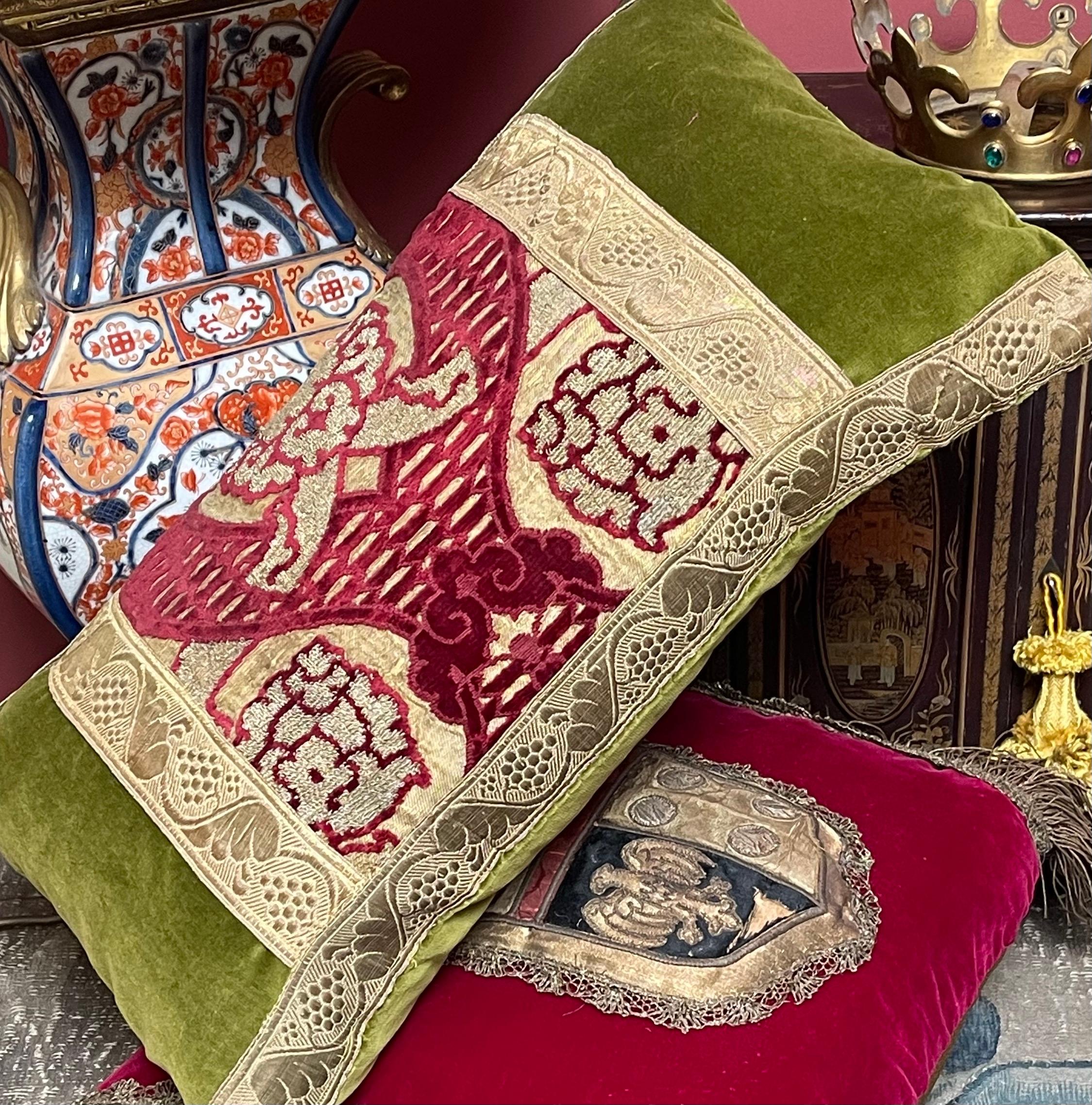 Soie Coussin en velours vénitien du XVIe siècle en vente