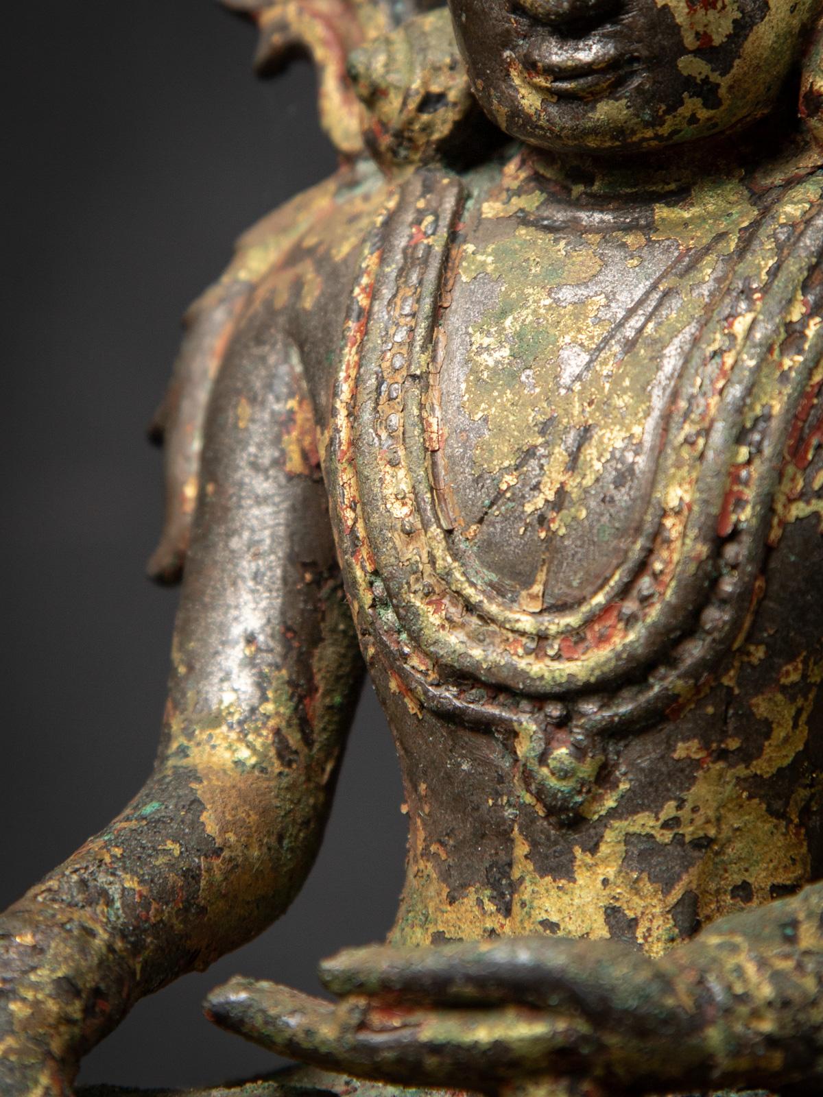 16th century Very special bronze Burmese Buddha statue from Burma For Sale 11