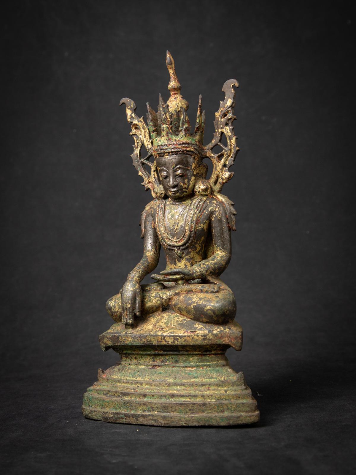 Very special antique bronze Burmese Buddha statue
Material : bronze
36,8 cm high
18 cm wide and 10,5 cm deep
With traces of the original lacquer and 24 krt. gilding
Ava style
Bhumisparsha mudra
15-16th century
A very special Buddha, still in