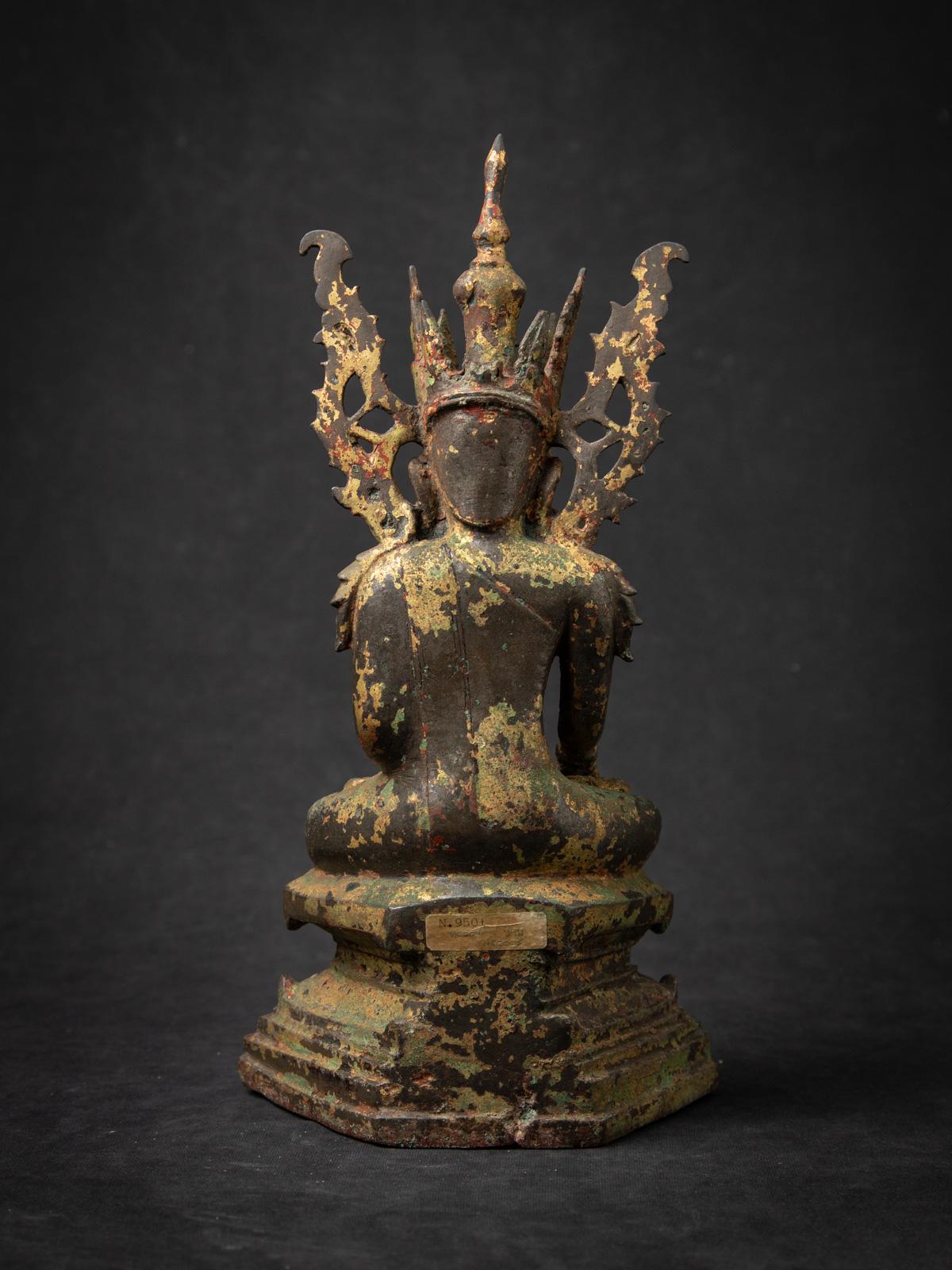 18th Century and Earlier 16th century Very special bronze Burmese Buddha statue from Burma For Sale