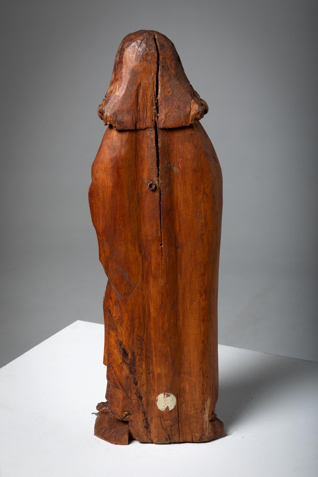 16th Century Virgin Mary and Saint John, Pair of Linden Wood Sculptures In Good Condition For Sale In Lisboa, PT