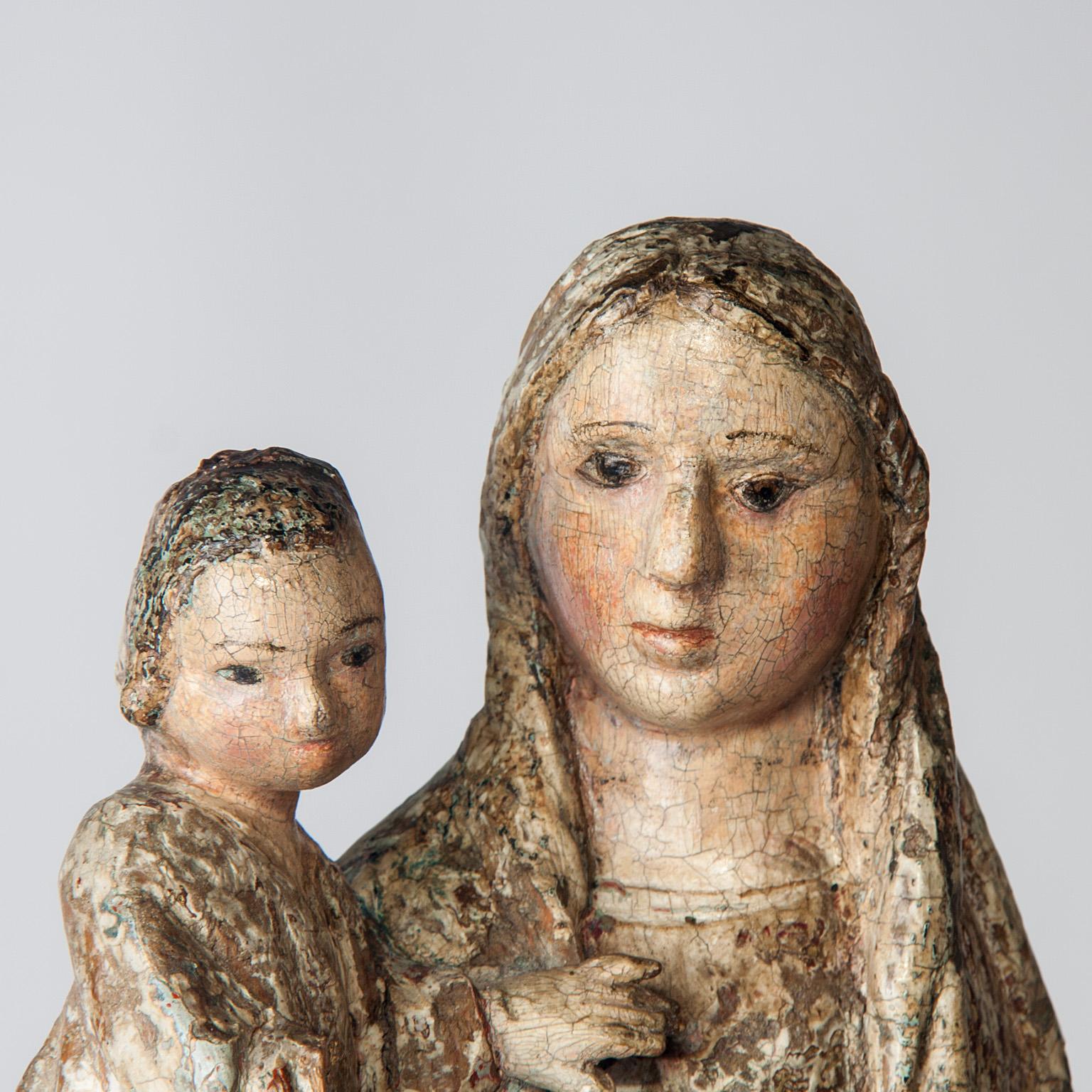 XVIIIe siècle et antérieur Madonna avec enfant en bois du 16ème siècle, vers 1500 en vente