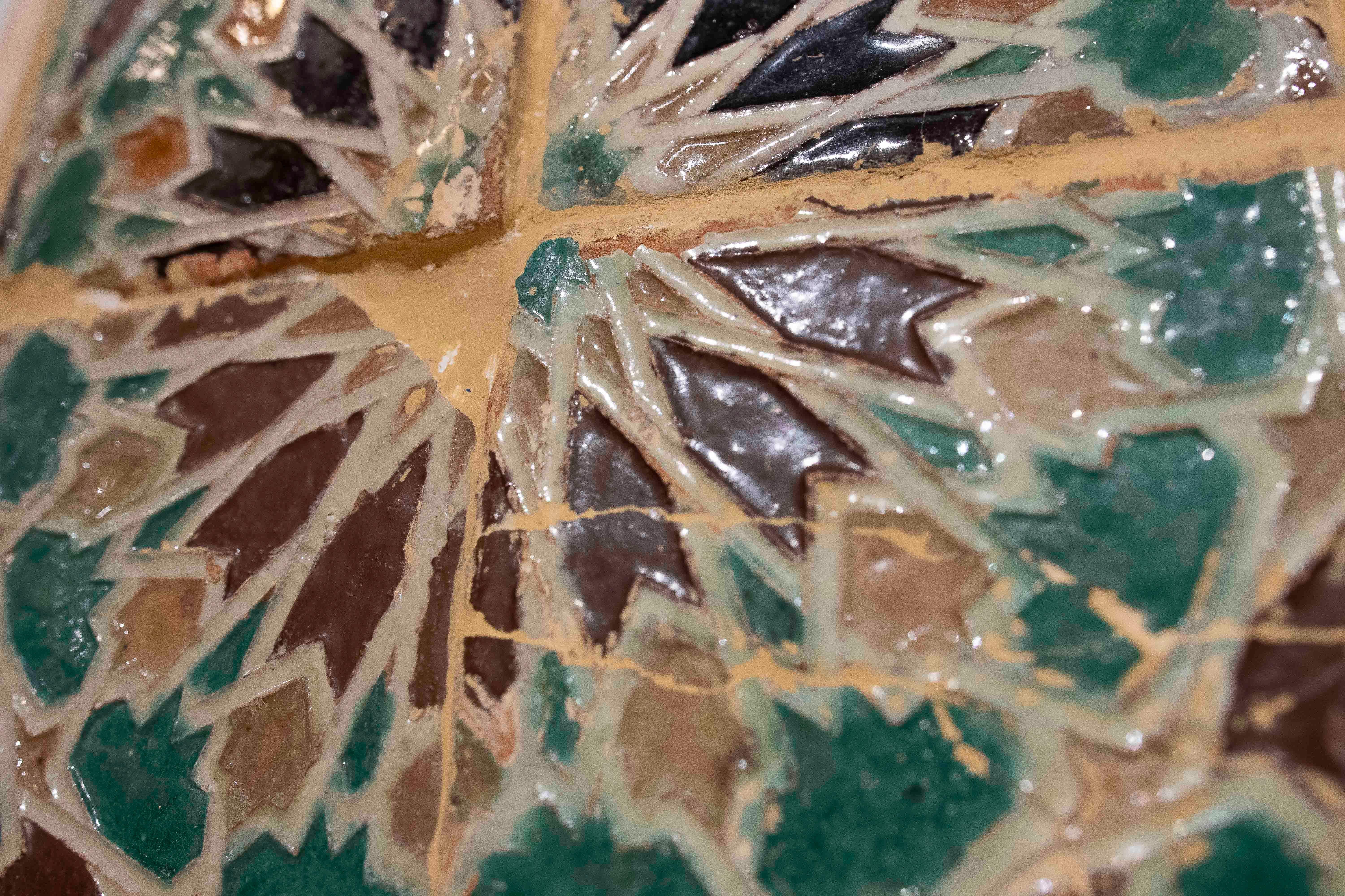 16th Panel of Four Antique Geometric Glazed Tiles in a Wooden Frame in vendita 2