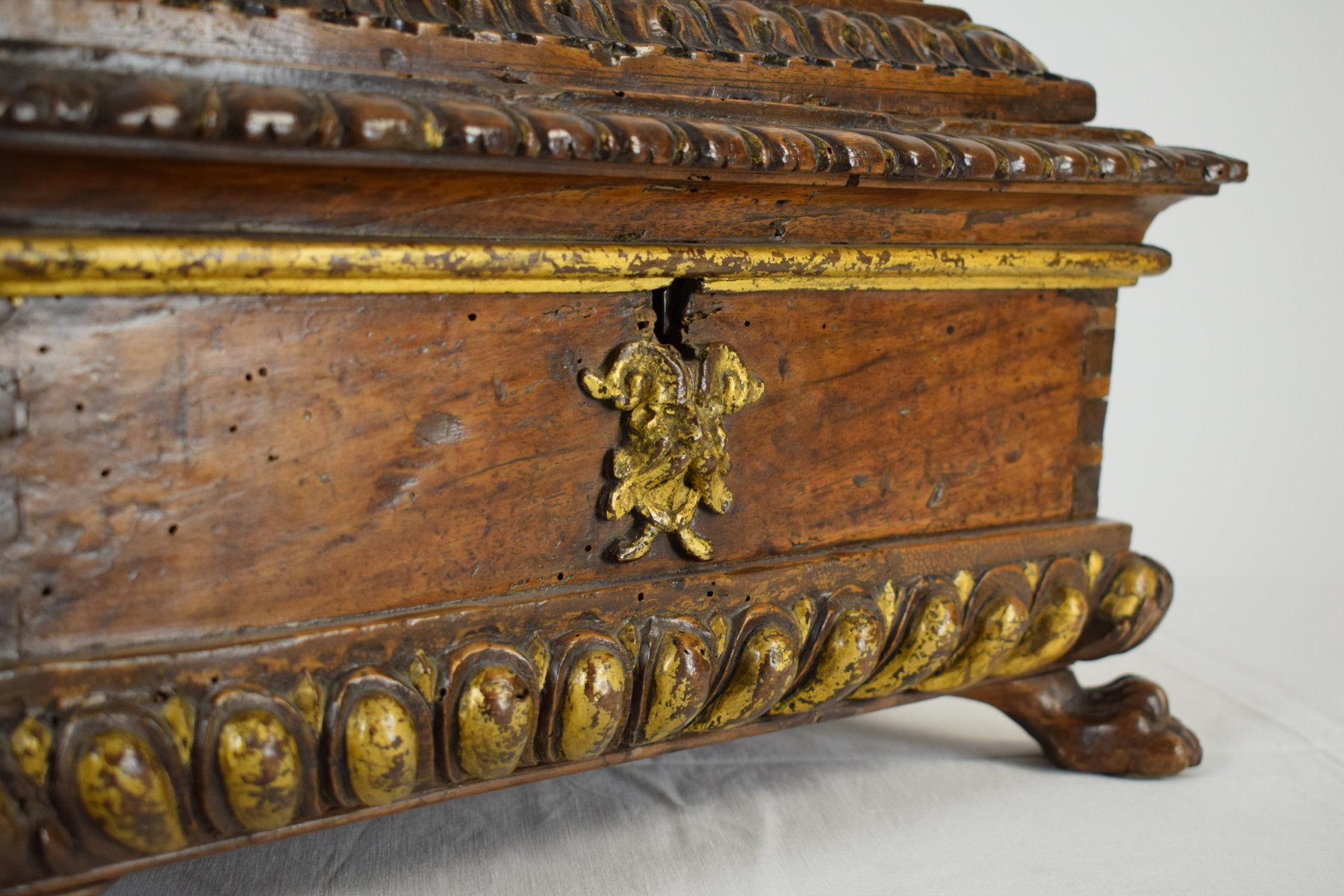 16th Century Tuscany Carved and Gilded Wood Box 1