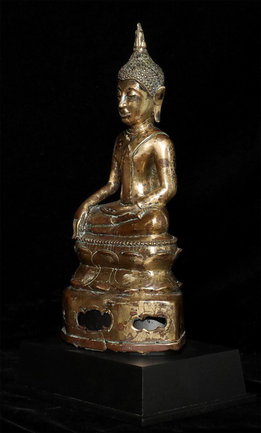 16thC Northern Thai Bronze Buddha, Very Finely Cast and Sculpted, 7920 In Good Condition For Sale In Ukiah, CA