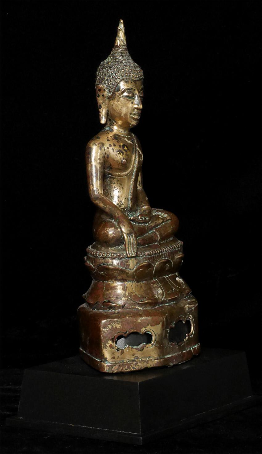 16thC Northern Thai Bronze Buddha, Very Finely Cast and Sculpted, 7920 For Sale 1