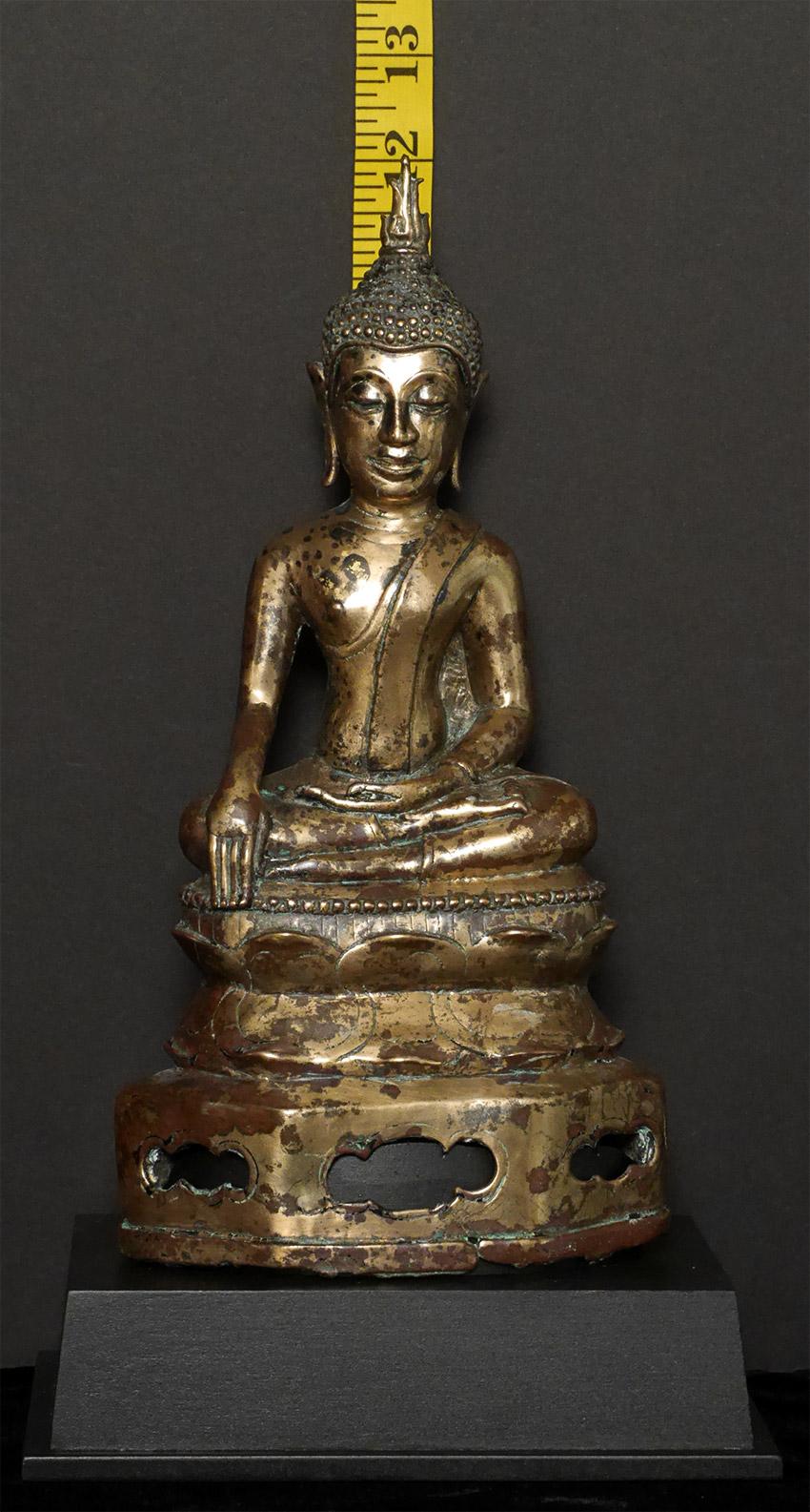 16thC Northern Thai Bronze Buddha, Very Finely Cast and Sculpted, 7920 For Sale 4