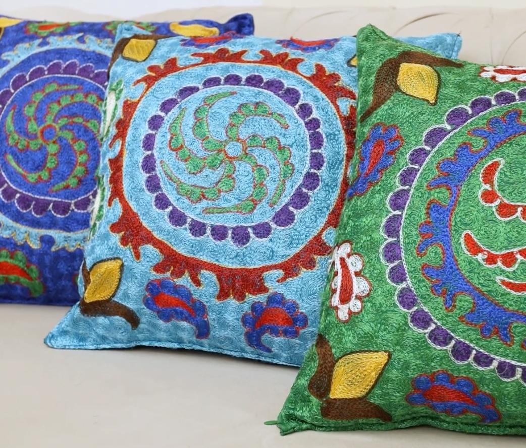 Brodé Housse de coussin en soie et coton brodée à la main 16 
