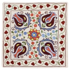 16 "x17" Housse de coussin colorée en soie brodée à la main Suzani, d'inspiration asiatique
