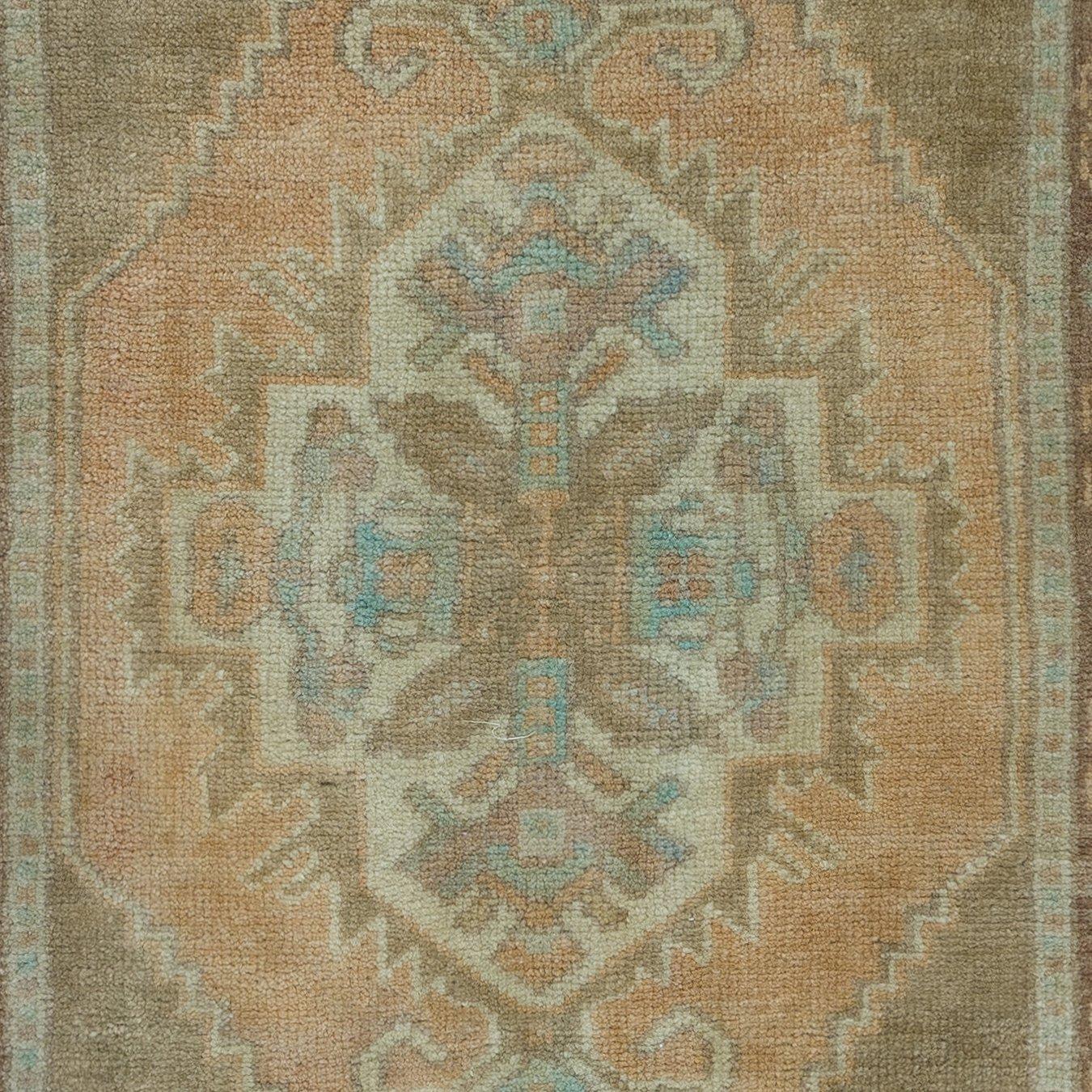 1.6x3 Ft Vintage Mini Rug in Muted Colors. Handmade Door Mat, Turkish Bath Mat In Good Condition For Sale In Spring Valley, NY